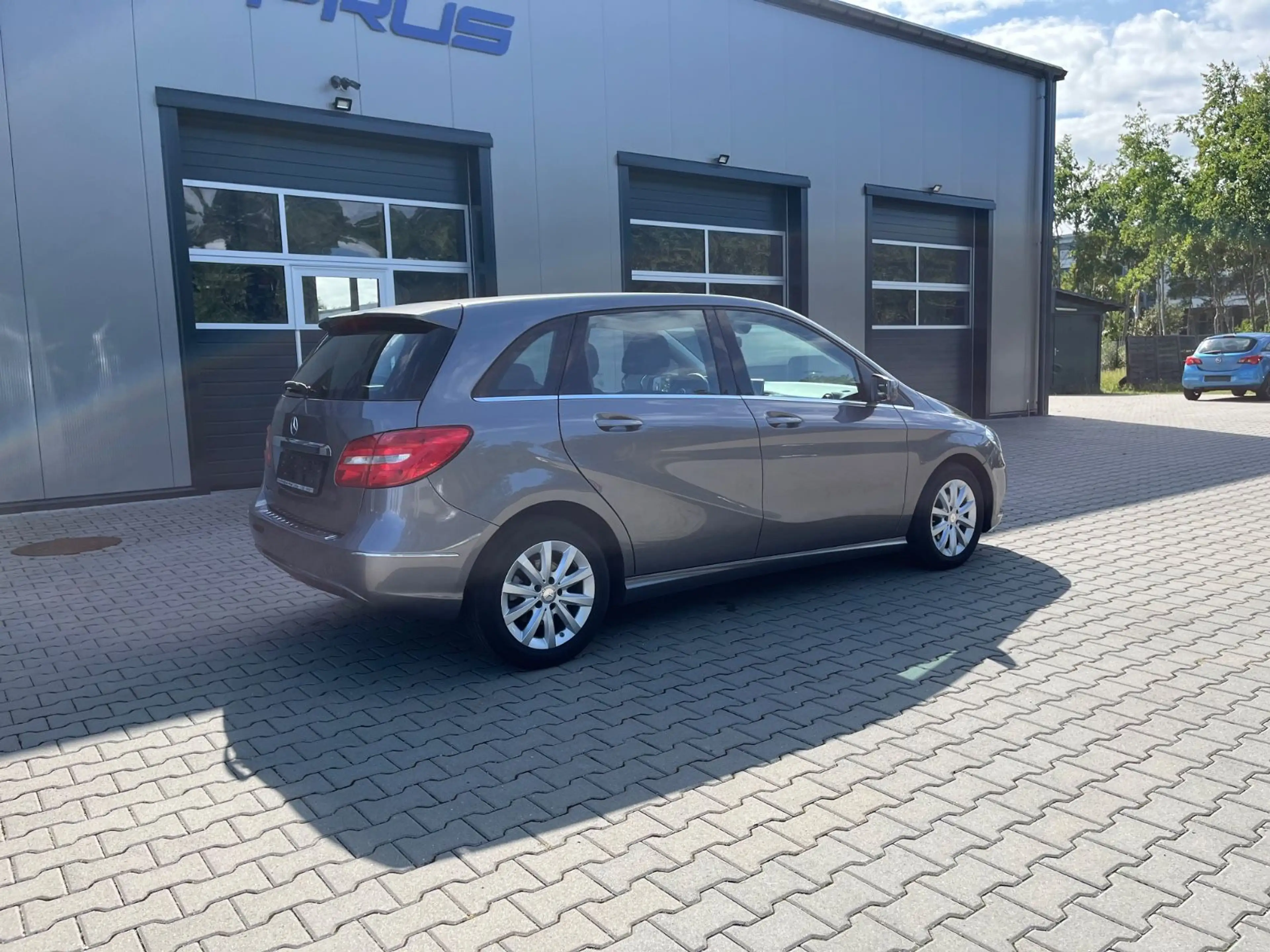 Mercedes-Benz B 180 B B 180 — photo 11