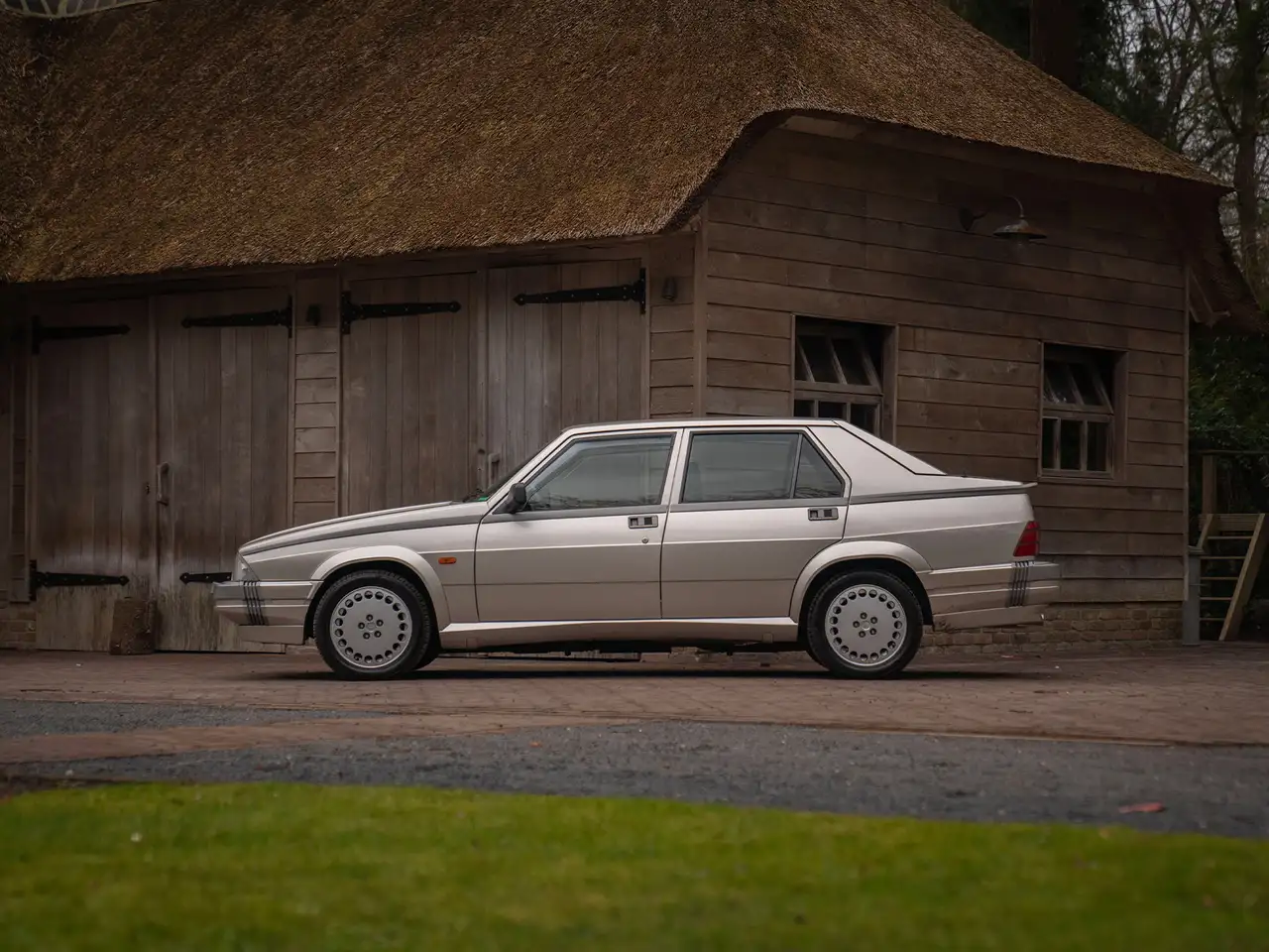 Alfa Romeo 75 3.0 V6 America, foto 4