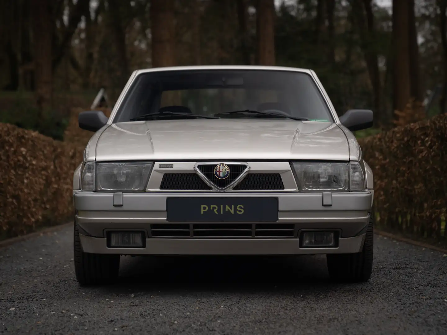 Alfa Romeo 75 3.0 V6 America Silber - 2