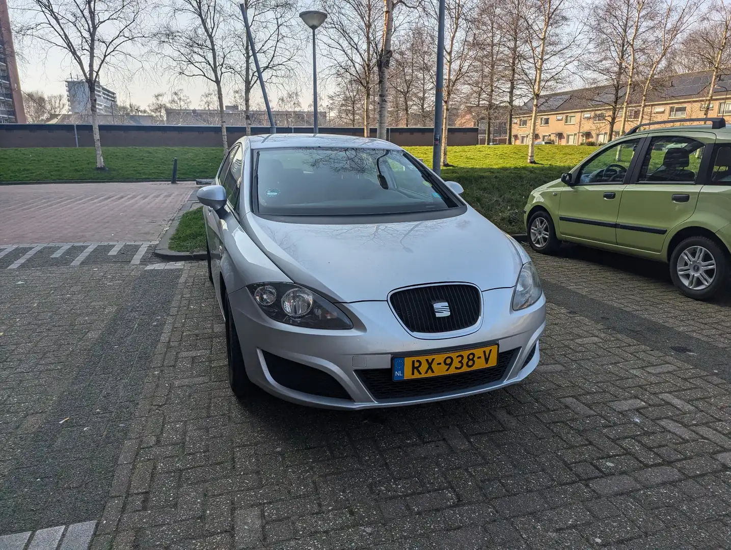 SEAT Leon 1.4 TSI Reference Zilver - 1