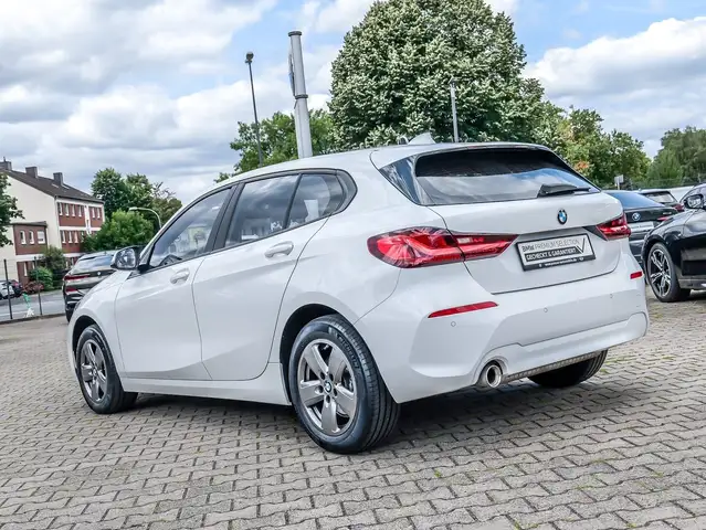 BMW 1 Series view 7