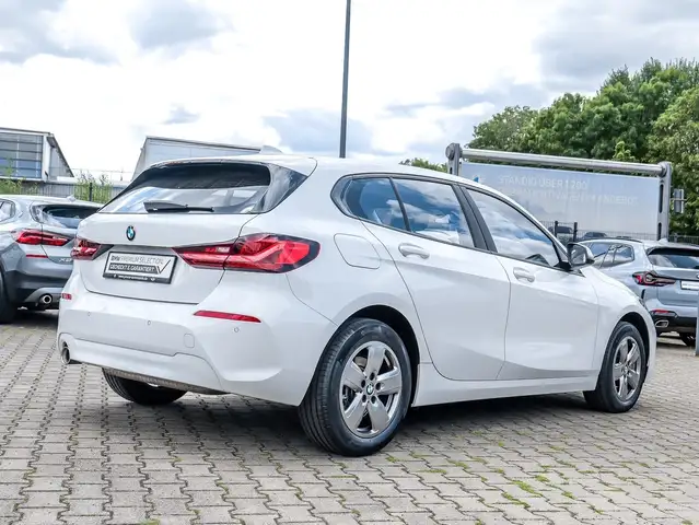 BMW 1 Series view 2
