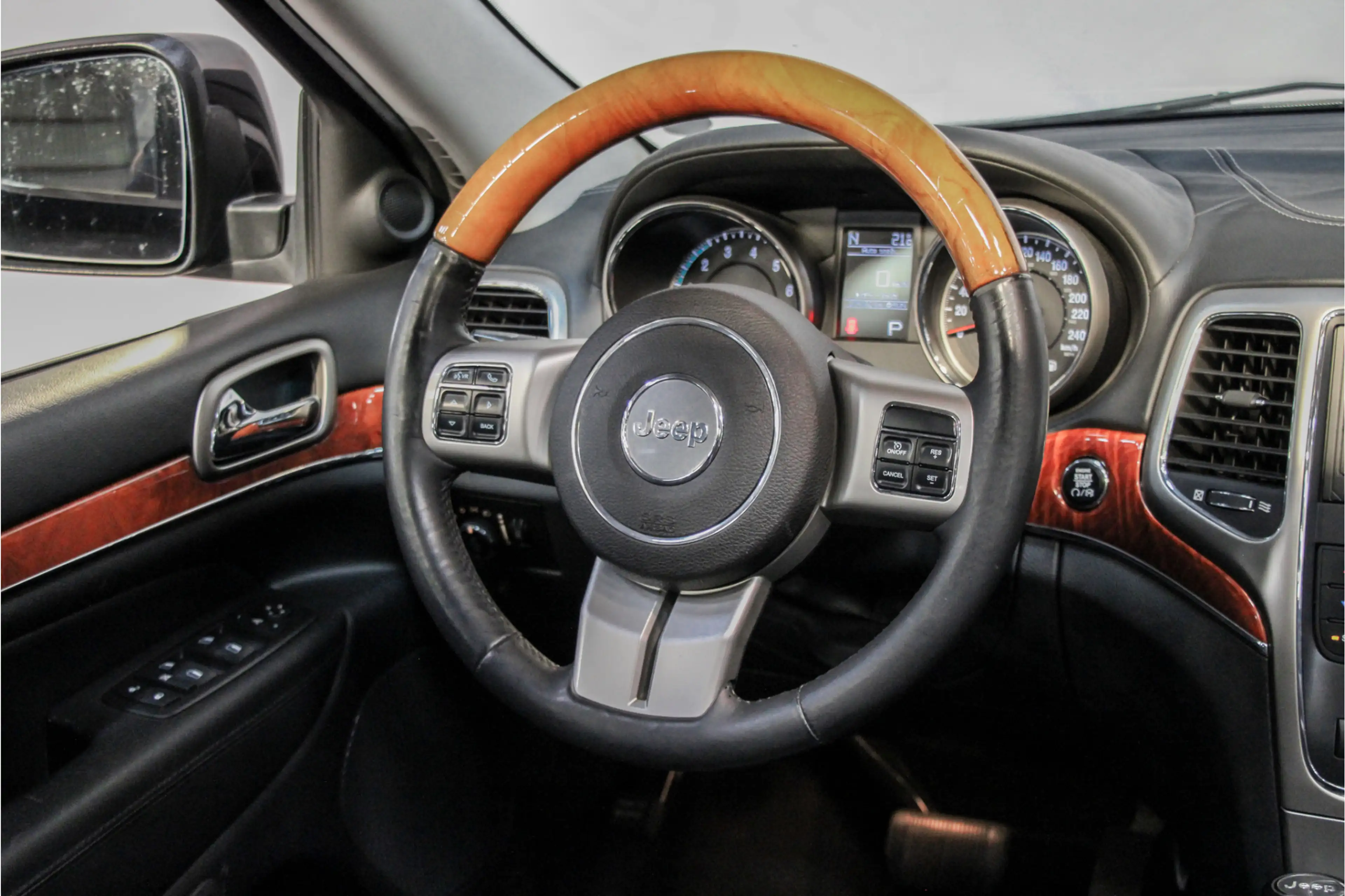 Jeep Grand Cherokee 5.7 V8 Overland LPG |20inch|Carplay|FullLED|Pano — photo 11