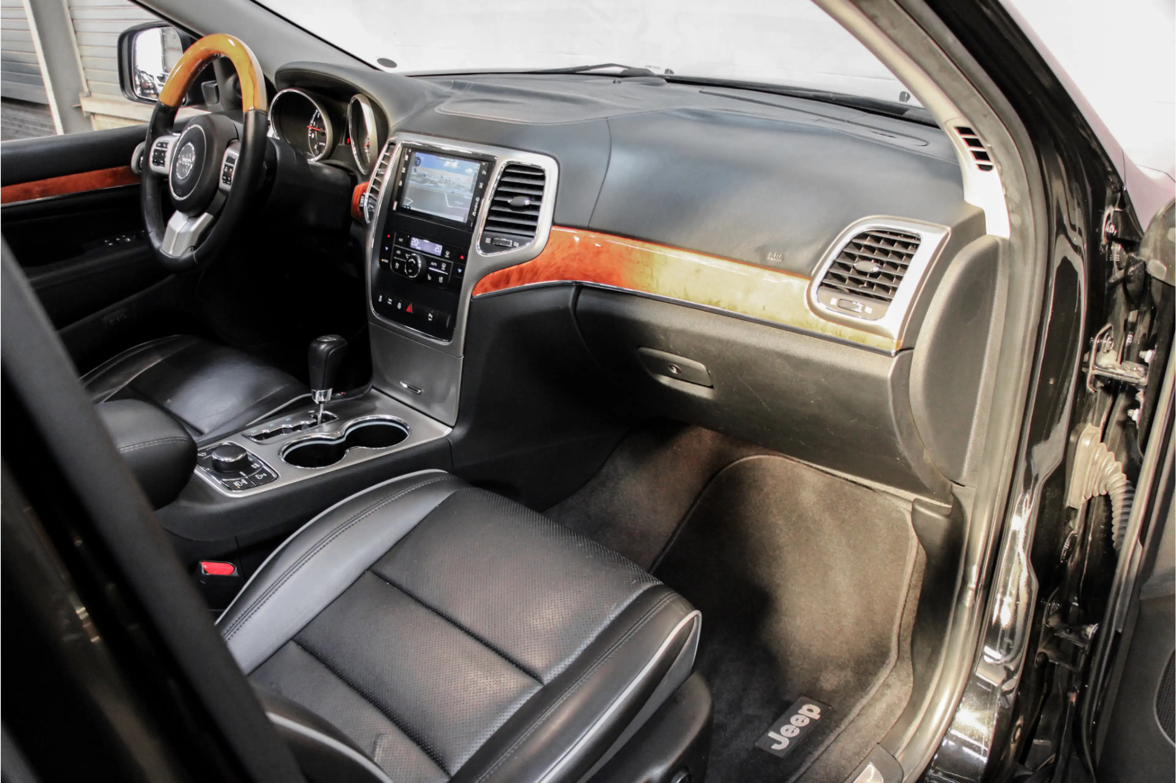 Jeep Grand Cherokee 5.7 V8 Overland LPG |20inch|Carplay|FullLED|Pano — photo 10