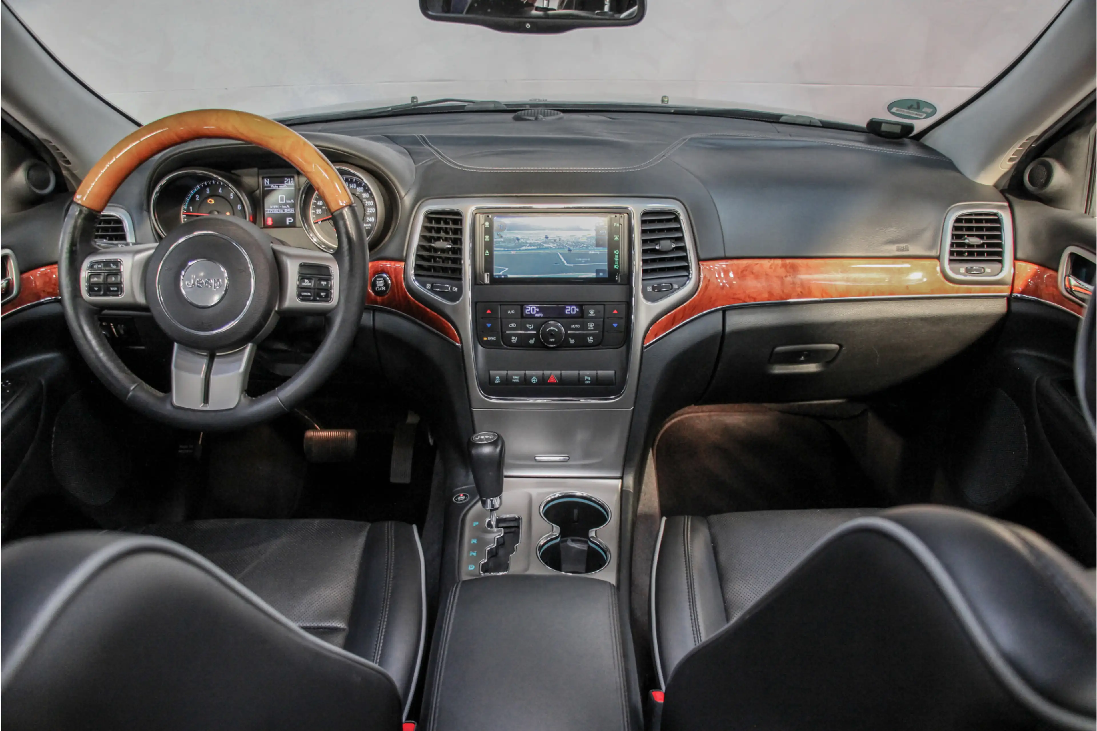 Jeep Grand Cherokee 5.7 V8 Overland LPG |20inch|Carplay|FullLED|Pano — photo 9