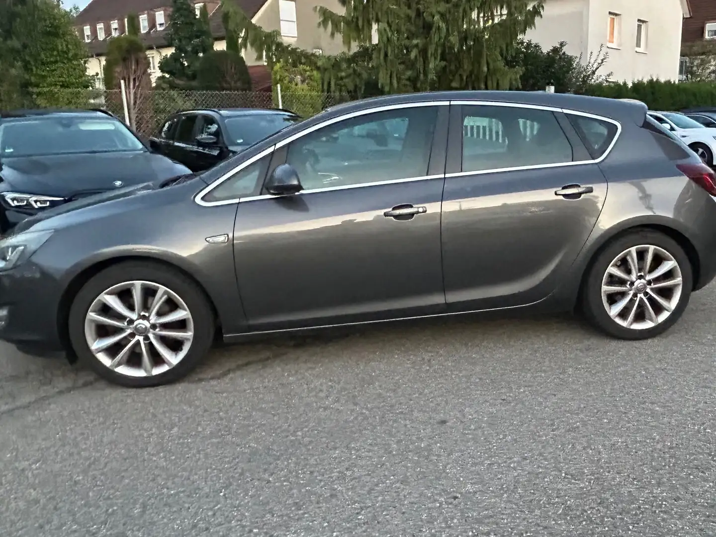Opel Astra Sport Grau - 2