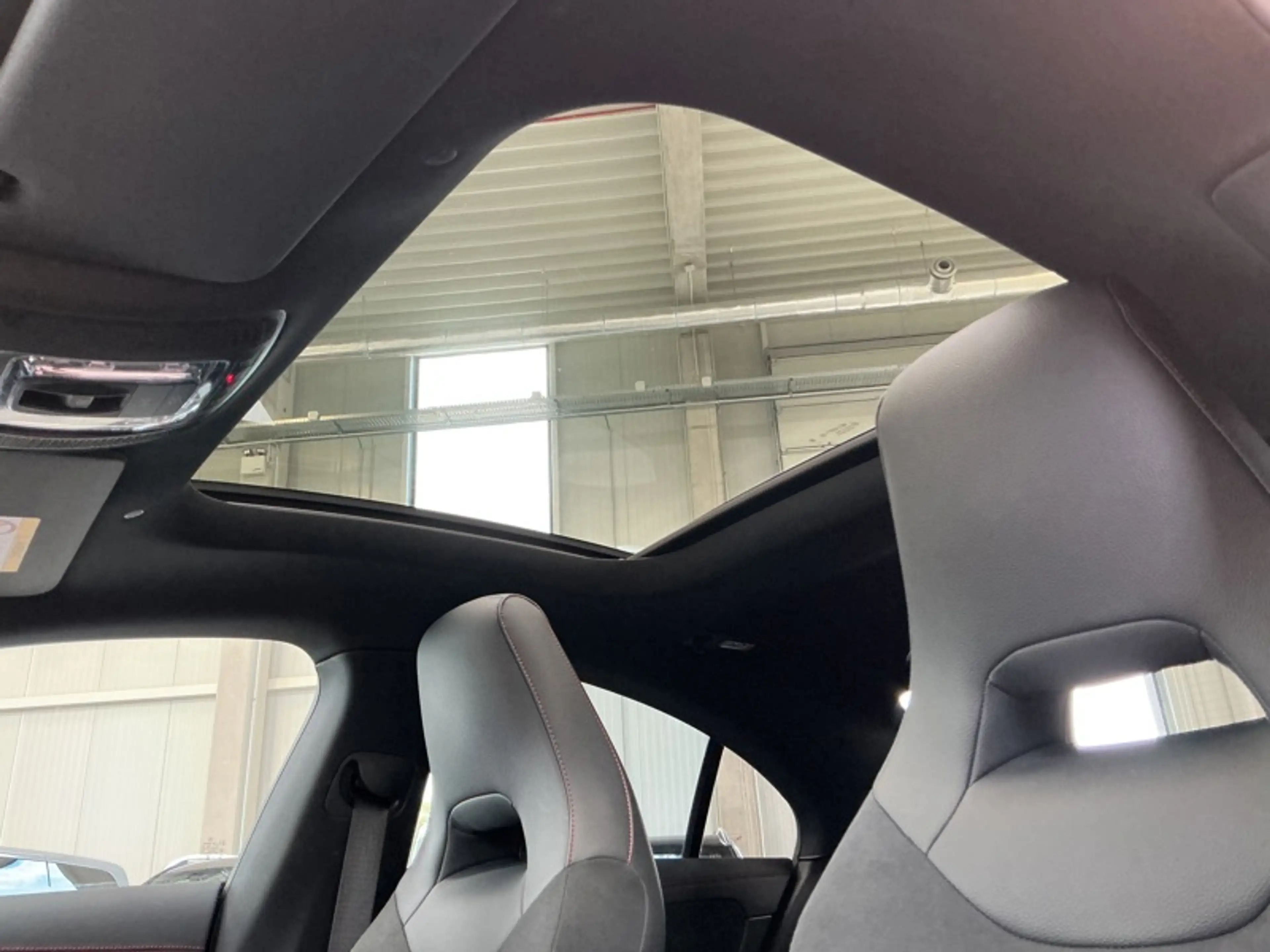 Mercedes-Benz CLA 180 Coupé AMG Pack Night Pano — photo 12