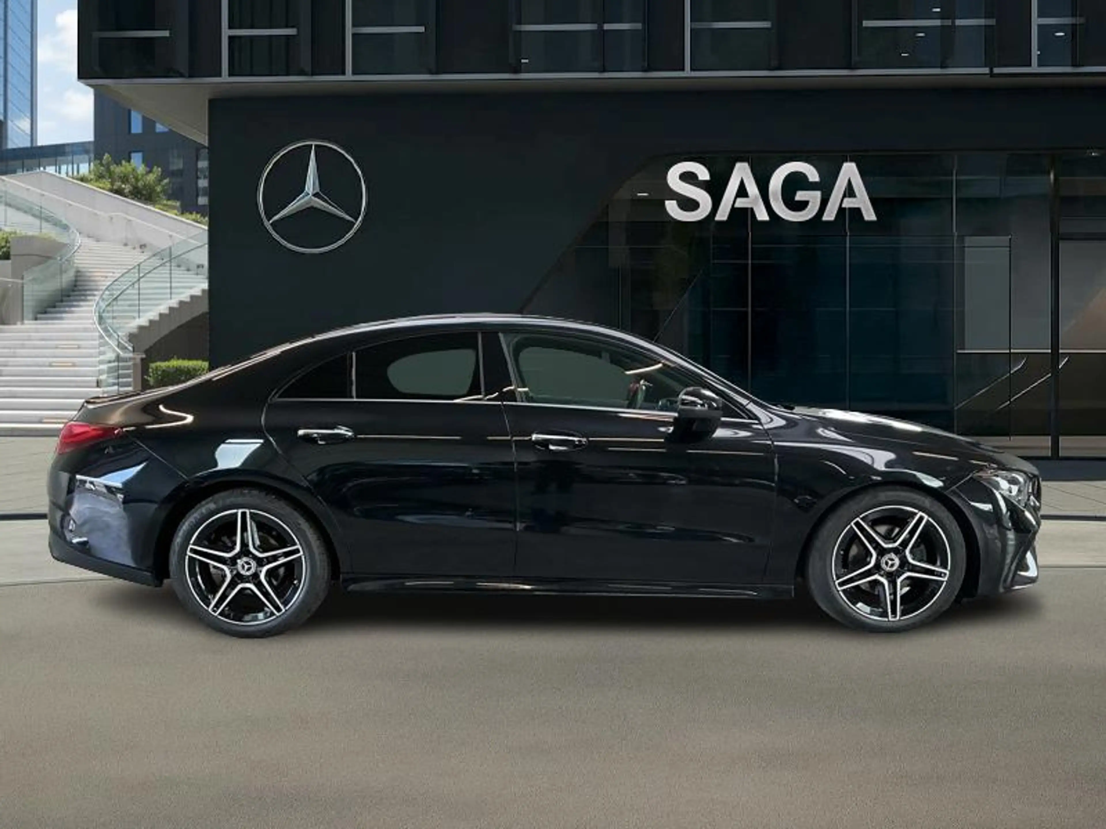 Mercedes-Benz CLA 180 Coupé AMG Pack Night Pano — photo 4