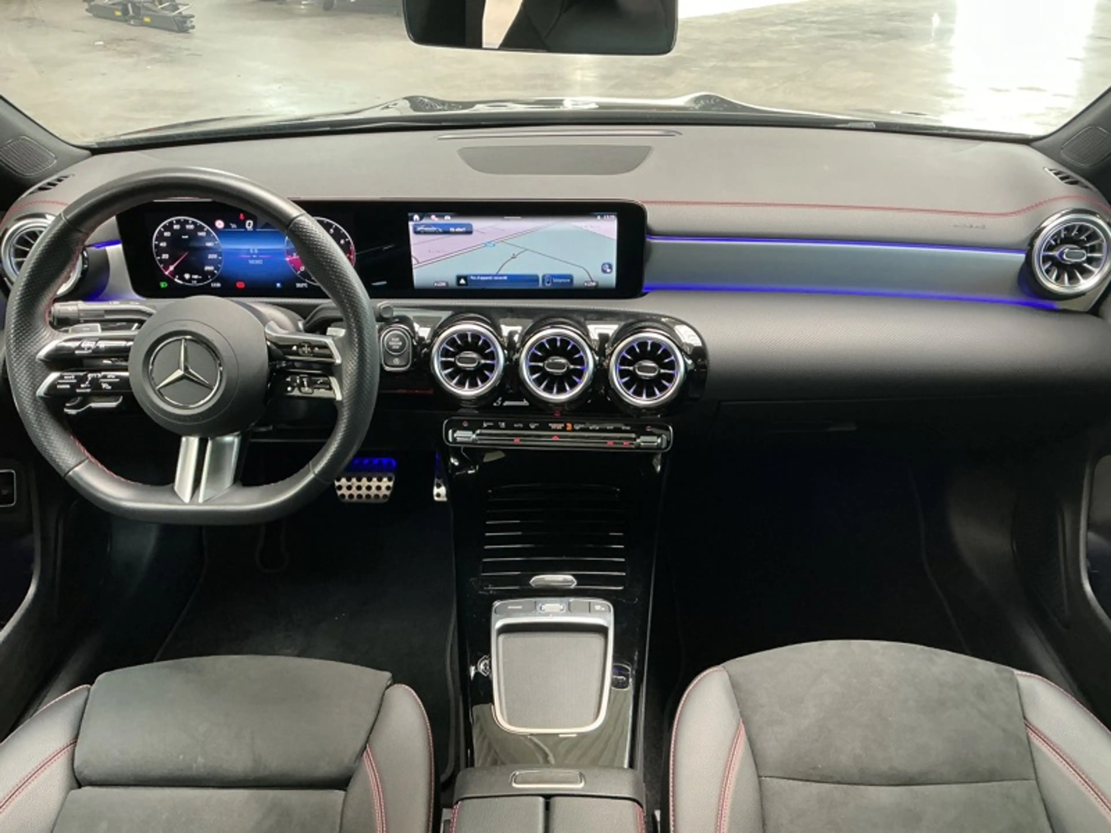 Mercedes-Benz CLA 180 Coupé AMG Pack Night Pano — photo 9