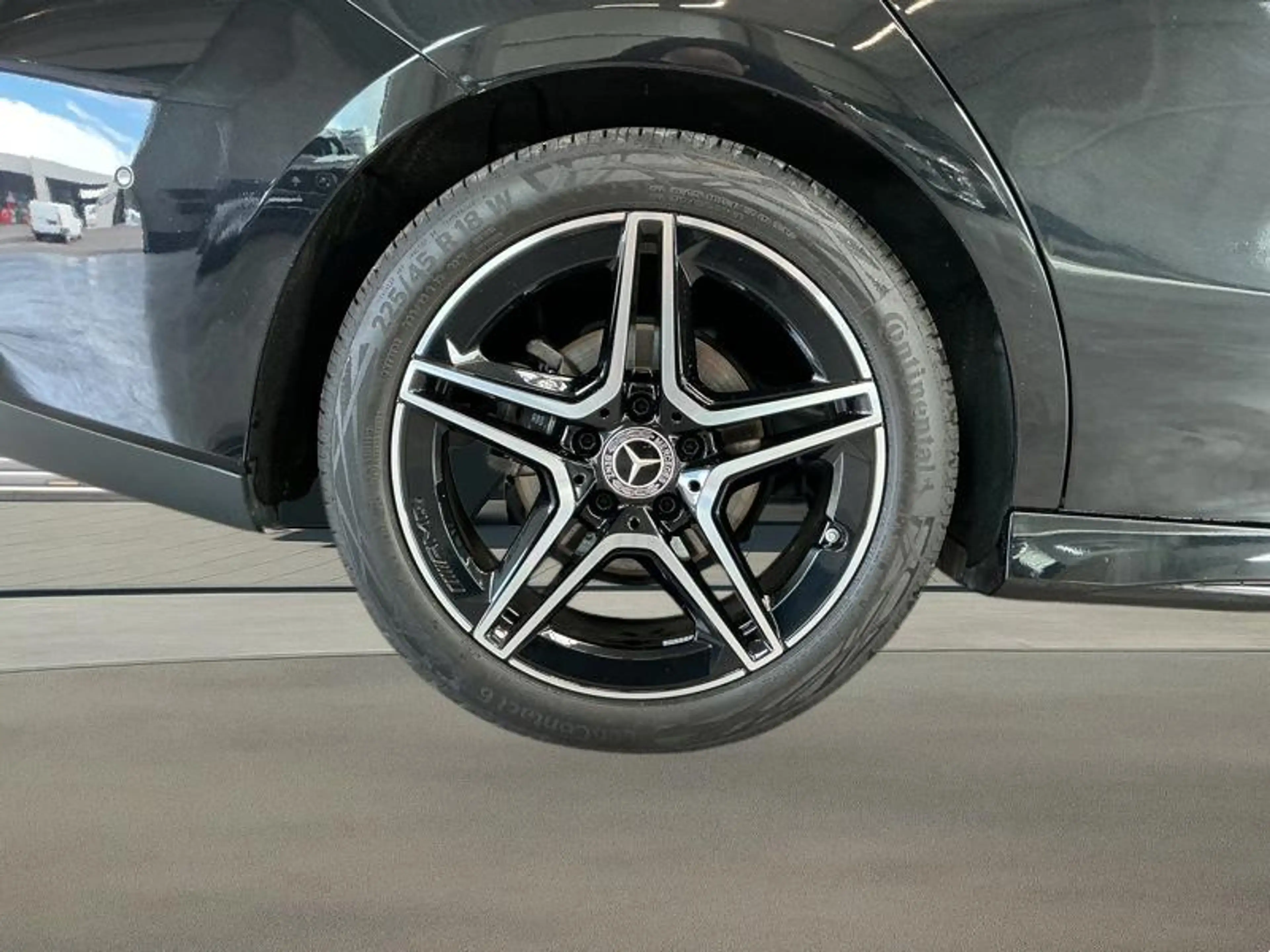 Mercedes-Benz CLA 180 Coupé AMG Pack Night Pano — photo 8
