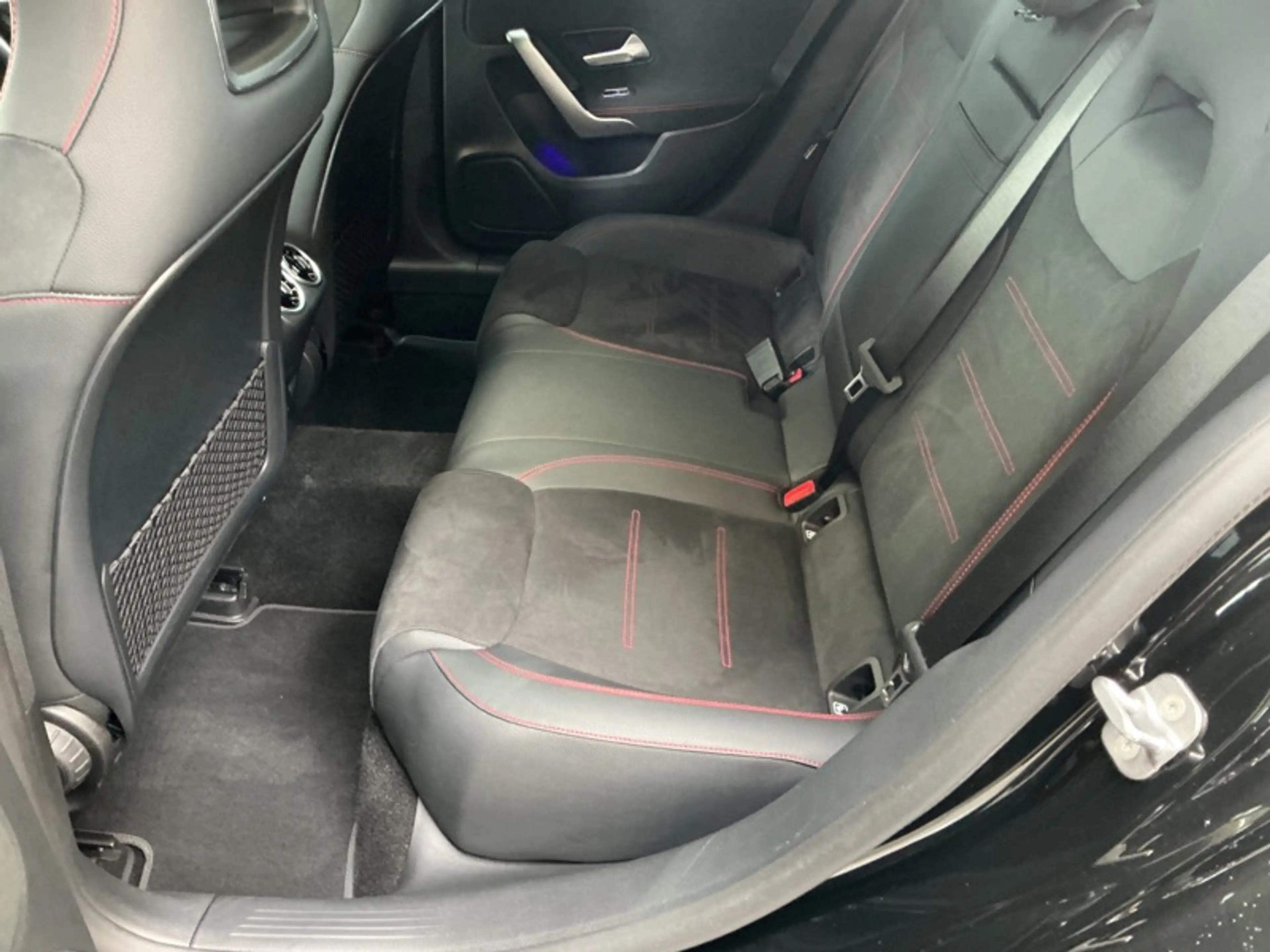 Mercedes-Benz CLA 180 Coupé AMG Pack Night Pano — photo 14