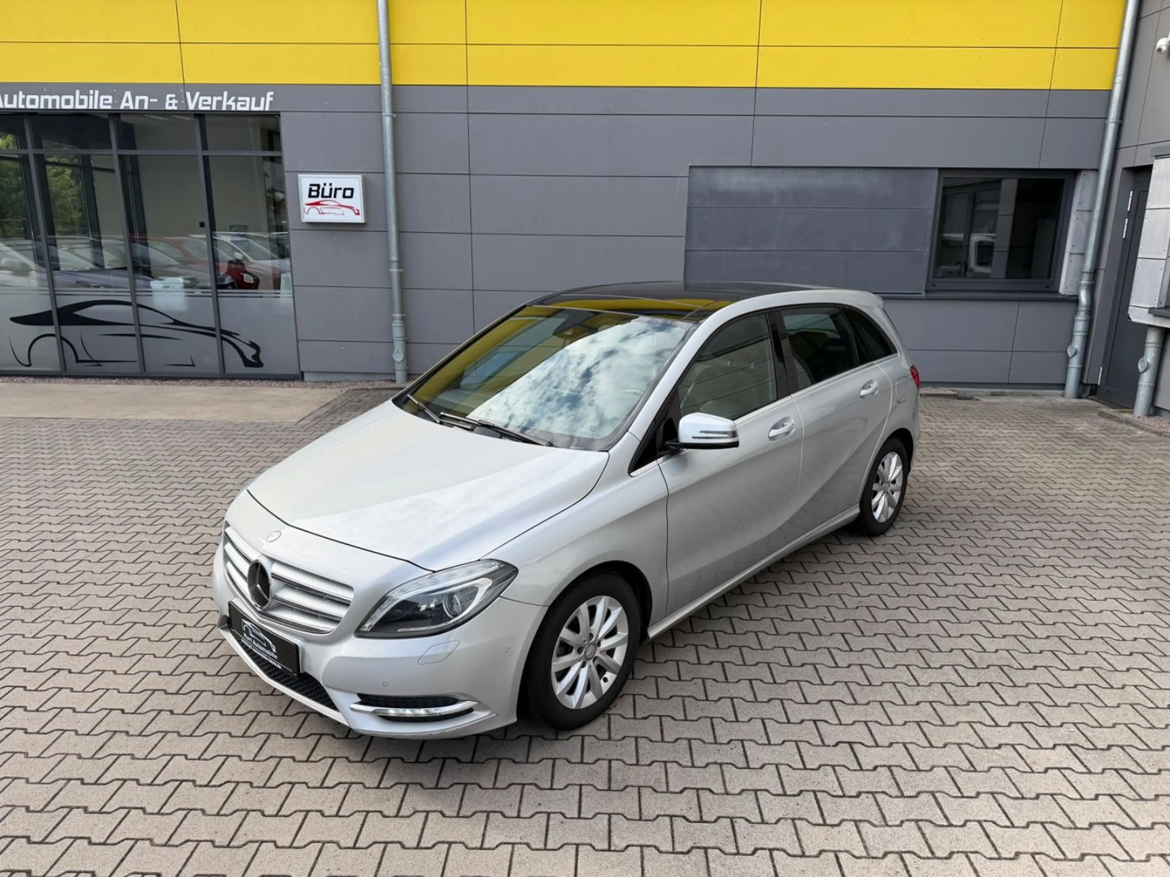 Mercedes-Benz B 220 CDI /STDHZG/SHZ/AUTOMATIK/LEDER/NAVI/