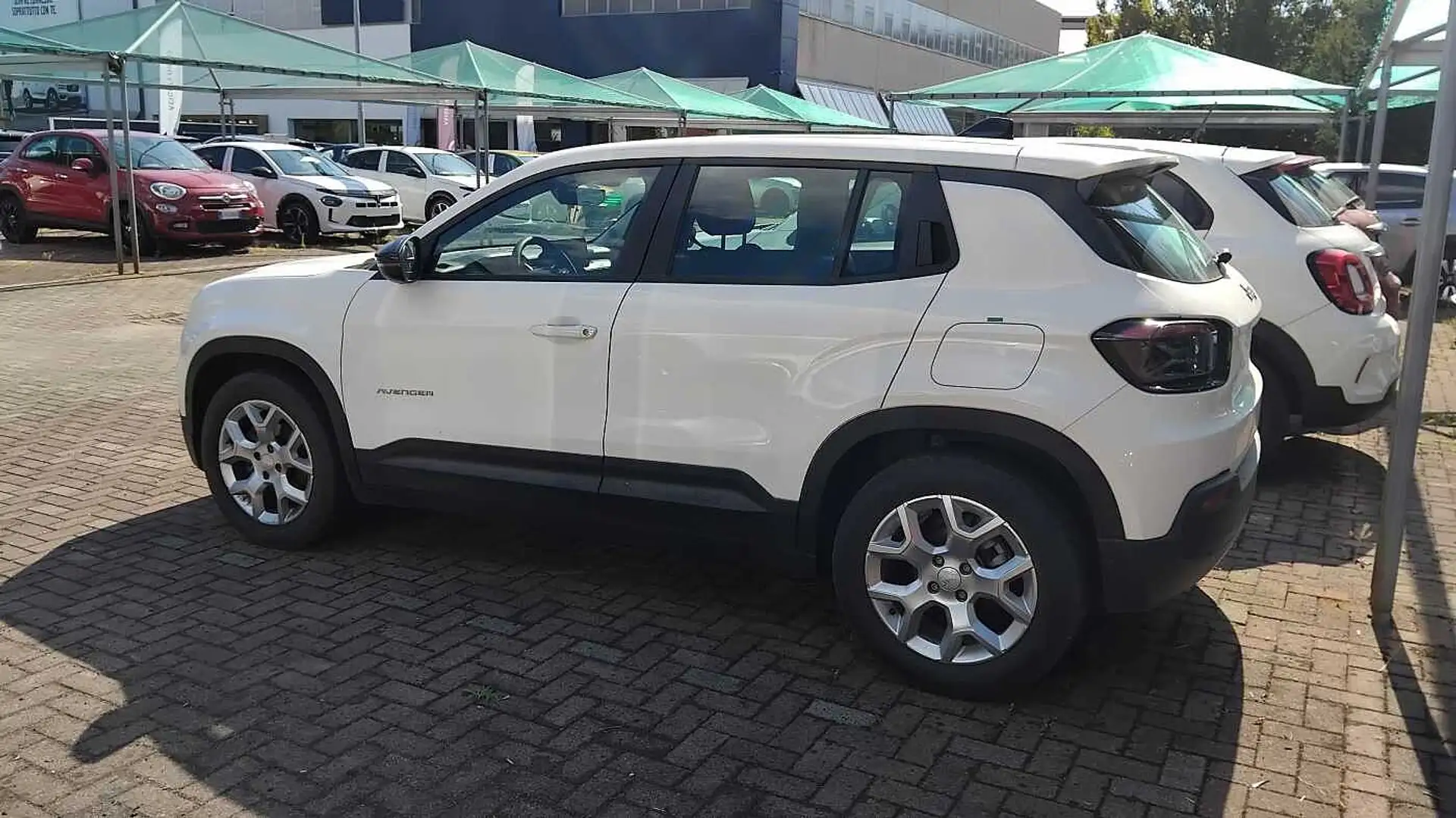 Jeep Avenger 1.2 Turbo 100 CV Altitude Essence Bianco - 2