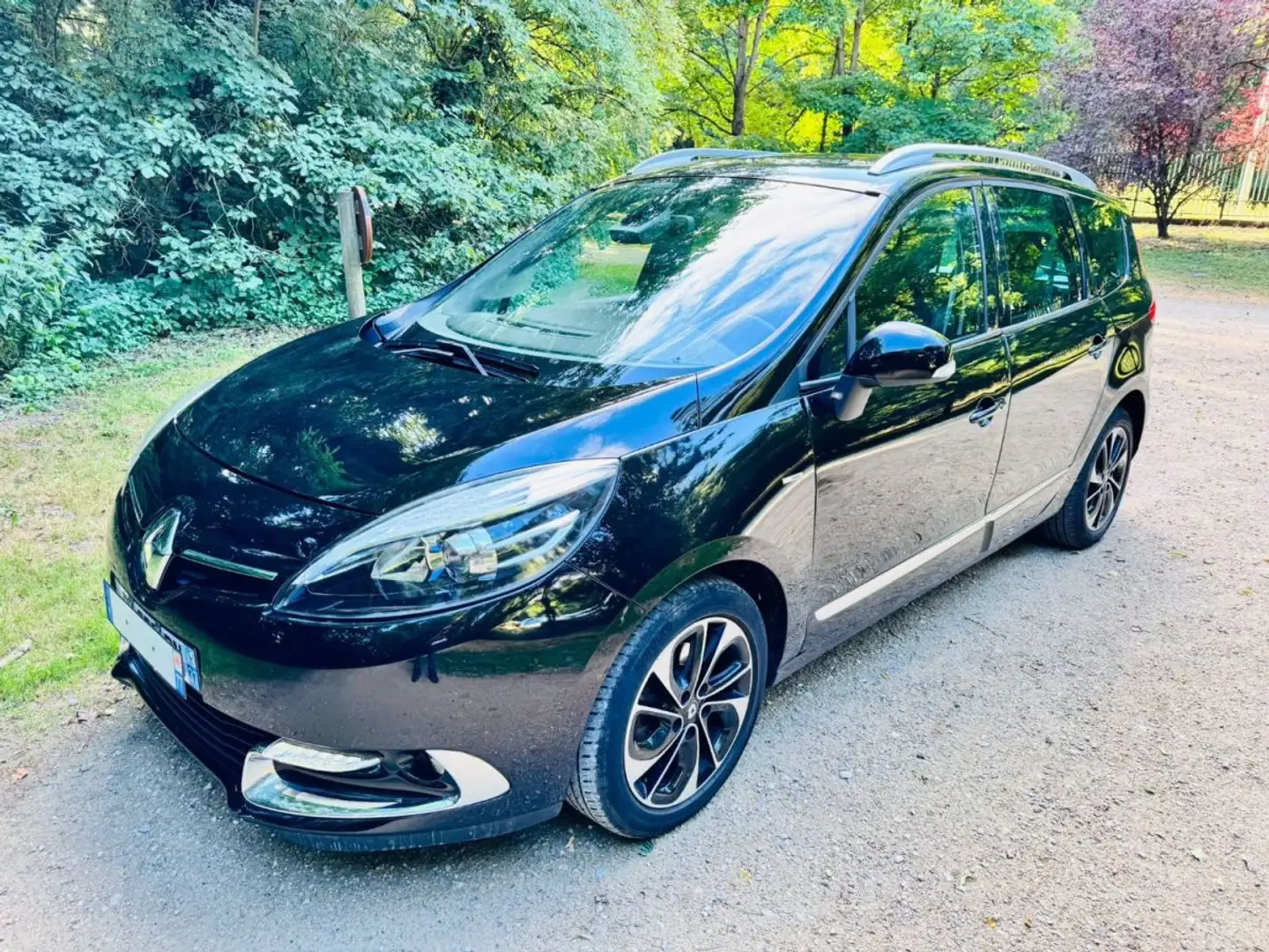 Renault Megane Grand Scenic 1.2 TCe 130ch energy Limited eco² 7 P Noir - 1