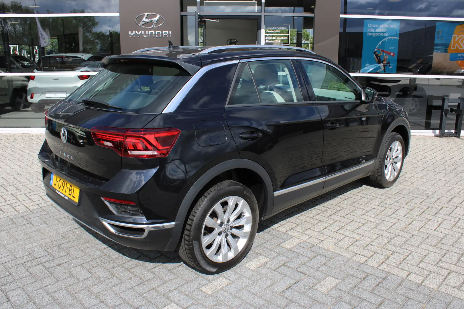 Volkswagen T-Roc 1.5 TSI Sport | DSG Versnellingsbak | Parkeersenso Noir - 2