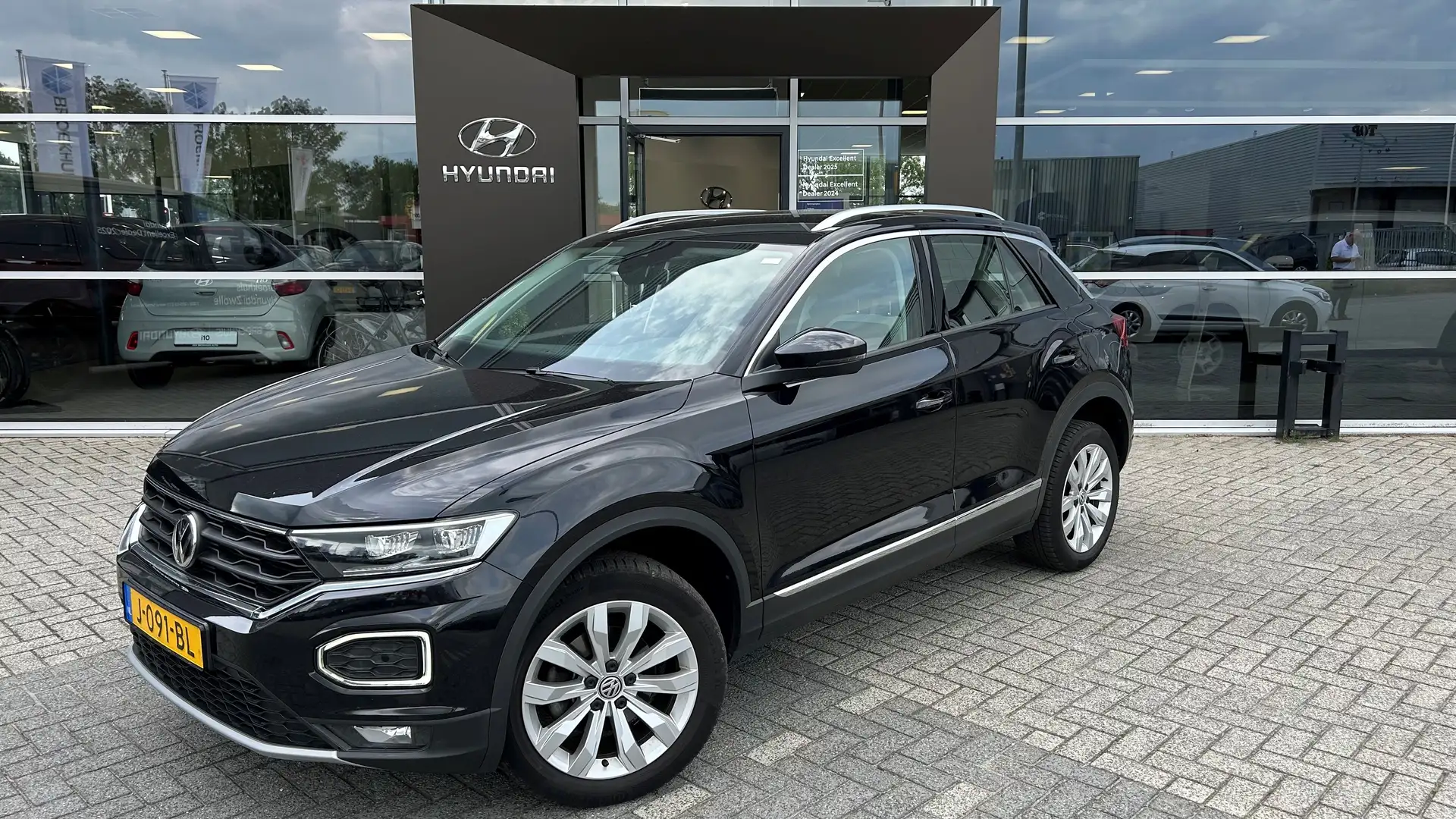Volkswagen T-Roc 1.5 TSI Sport | DSG Versnellingsbak | Parkeersenso Noir - 1