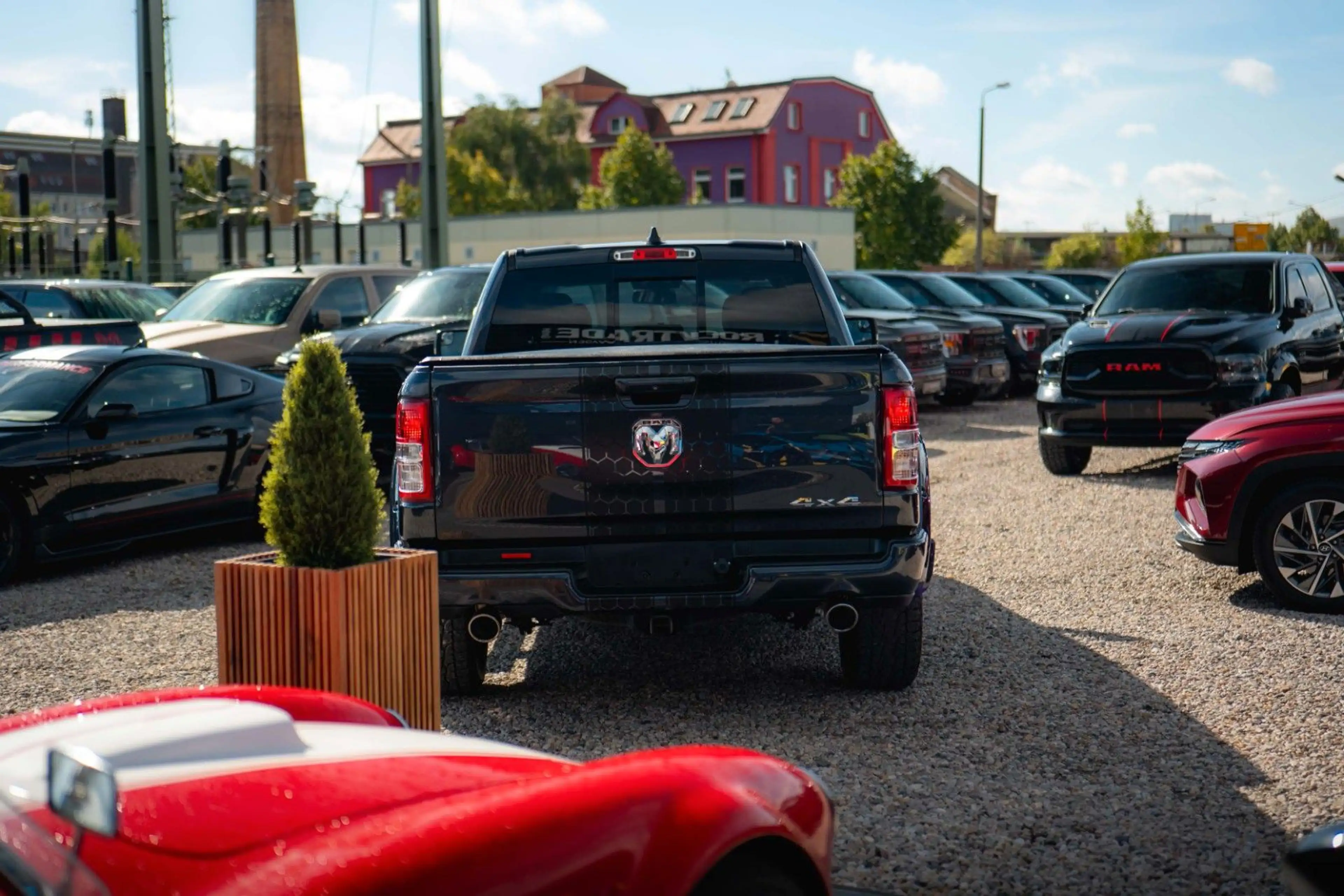 Dodge RAM 5.7 V8 HEMI 4x4 OFFROAD Night Limited 19% — photo 6