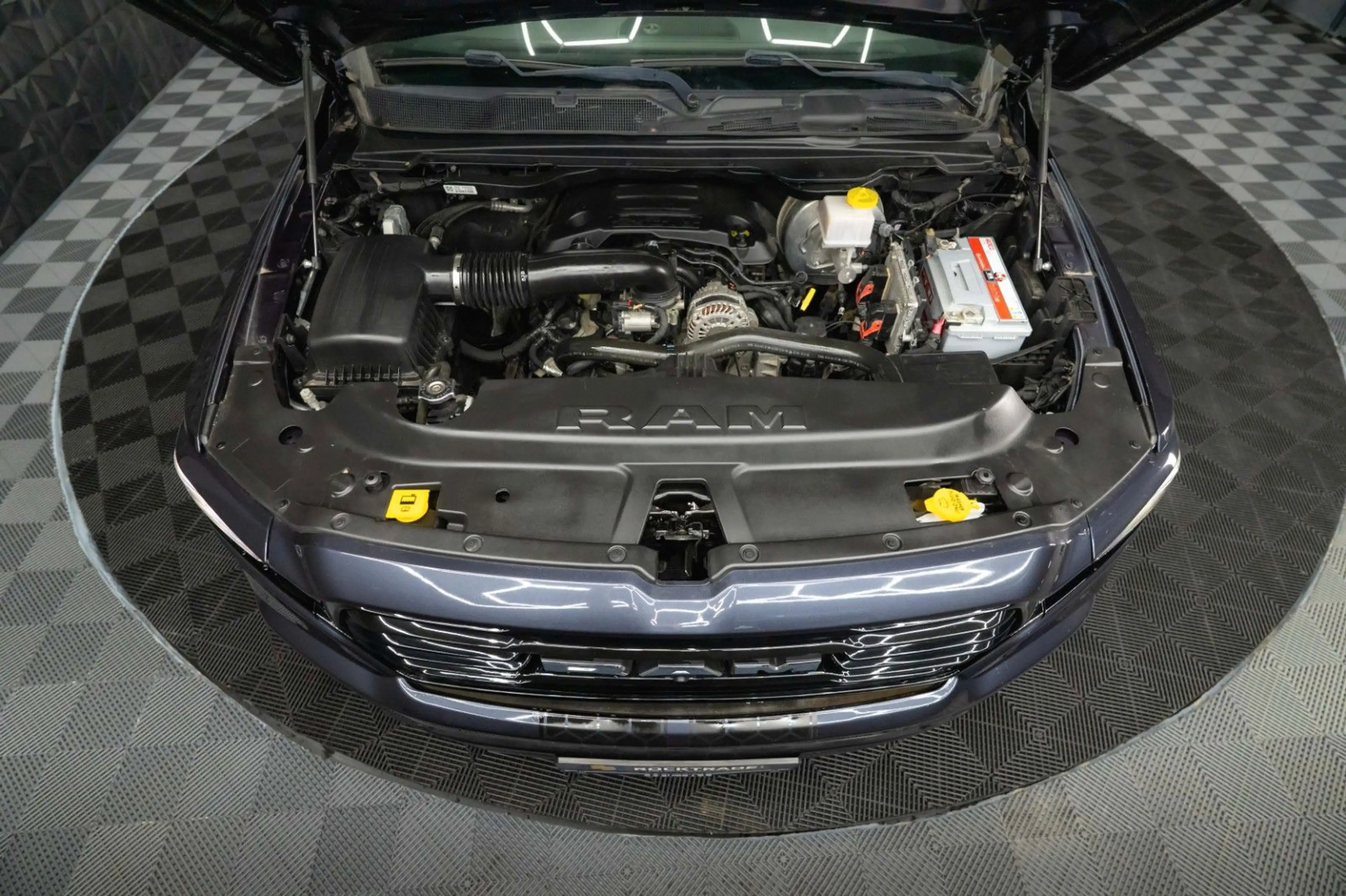 Dodge RAM 5.7 V8 HEMI 4x4 OFFROAD Night Limited 19% — photo 12