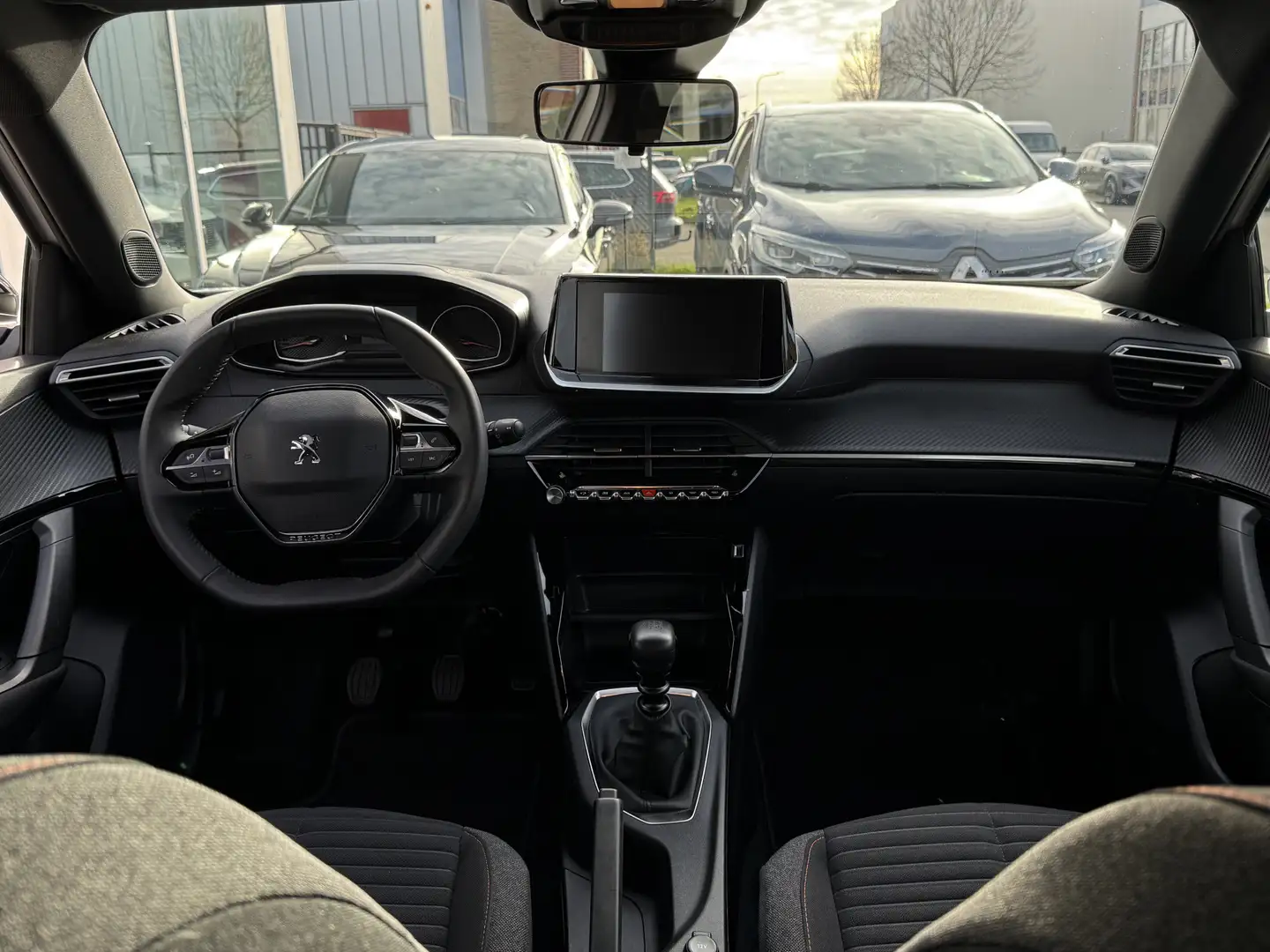 Peugeot 2008 1.2 PureTech Allure App Connect | Cruise Blanco - 2