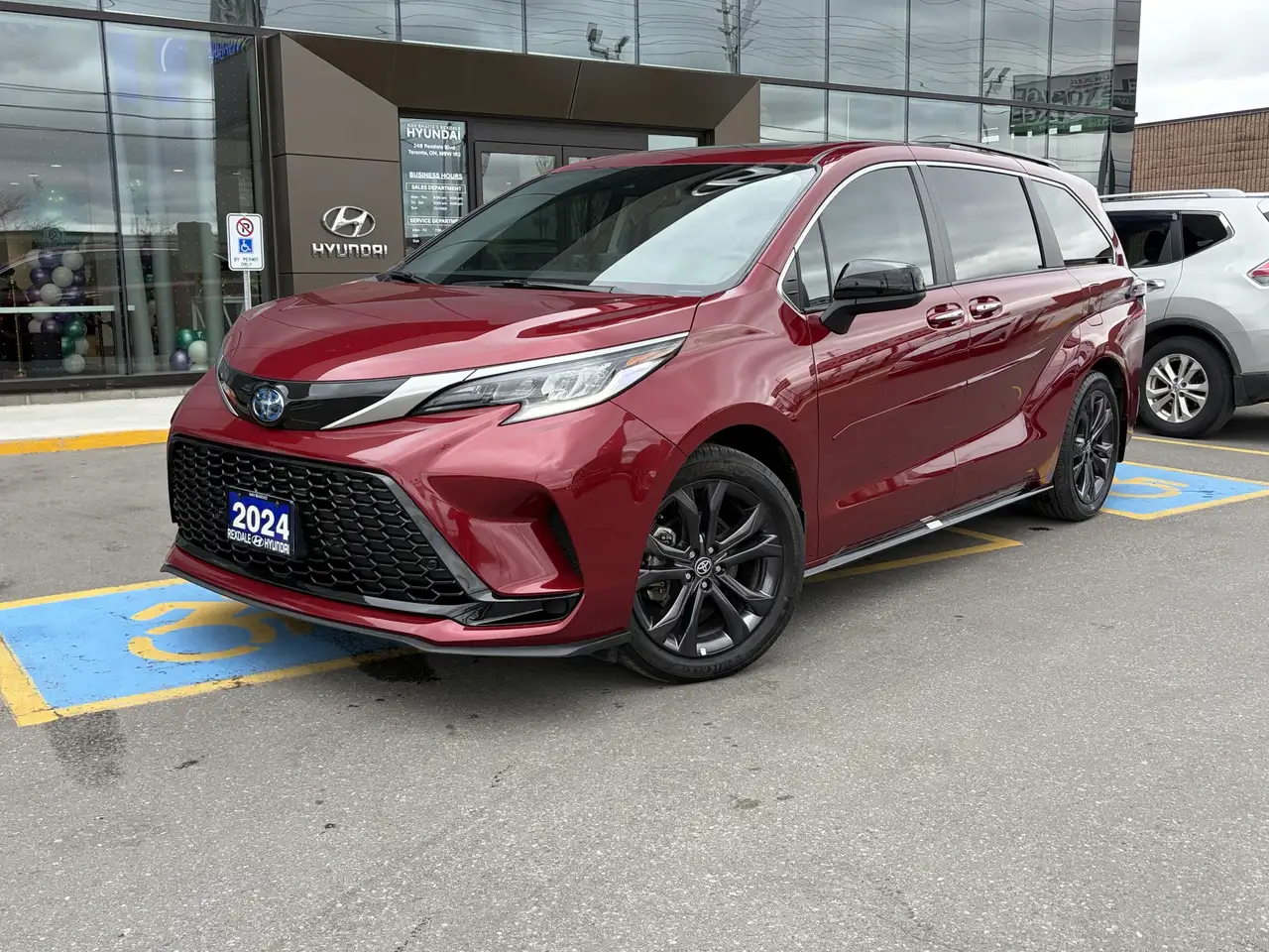 Toyota Sienna снимка Toyota Sienna