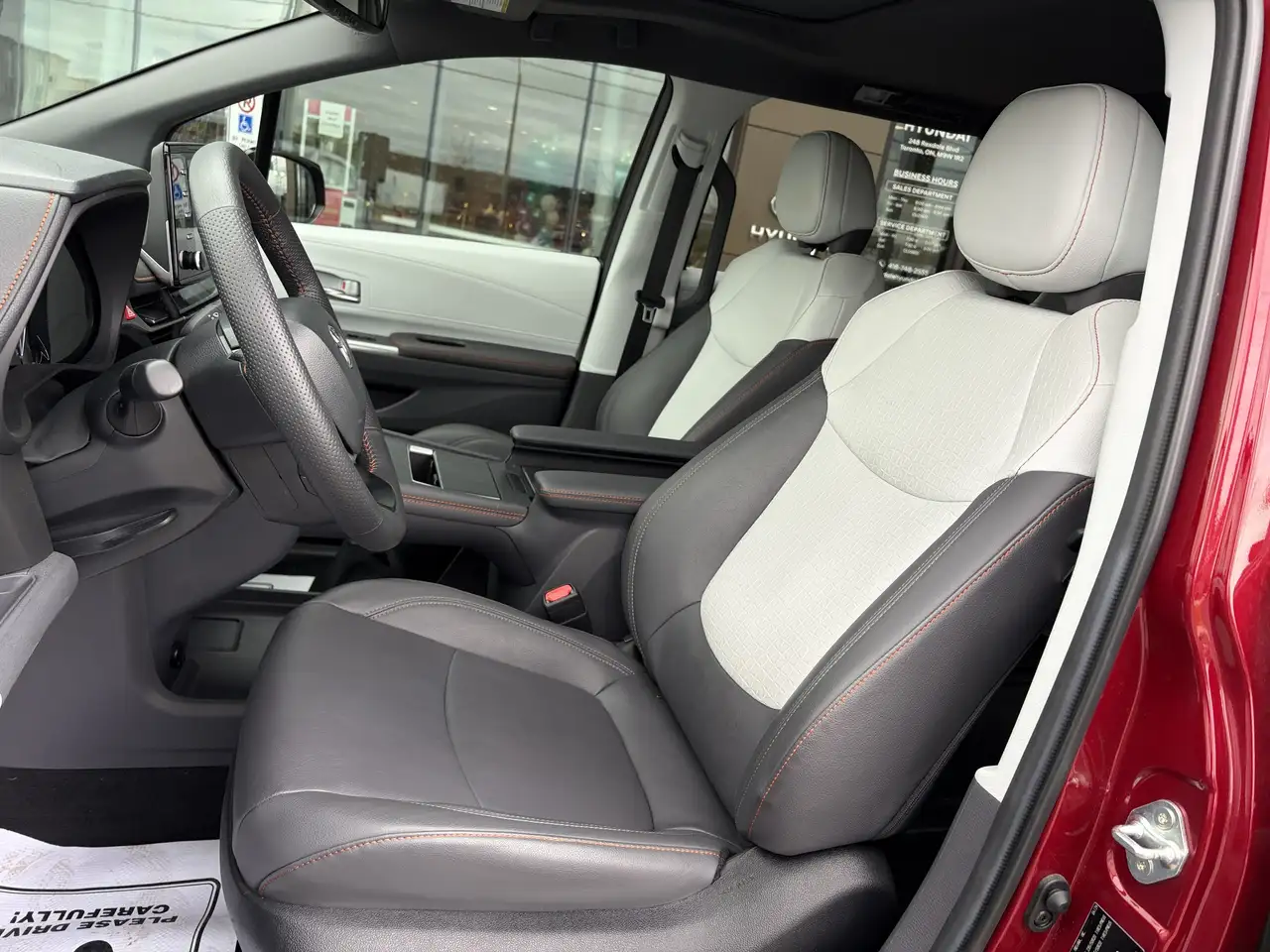Toyota Sienna снимка Toyota Sienna