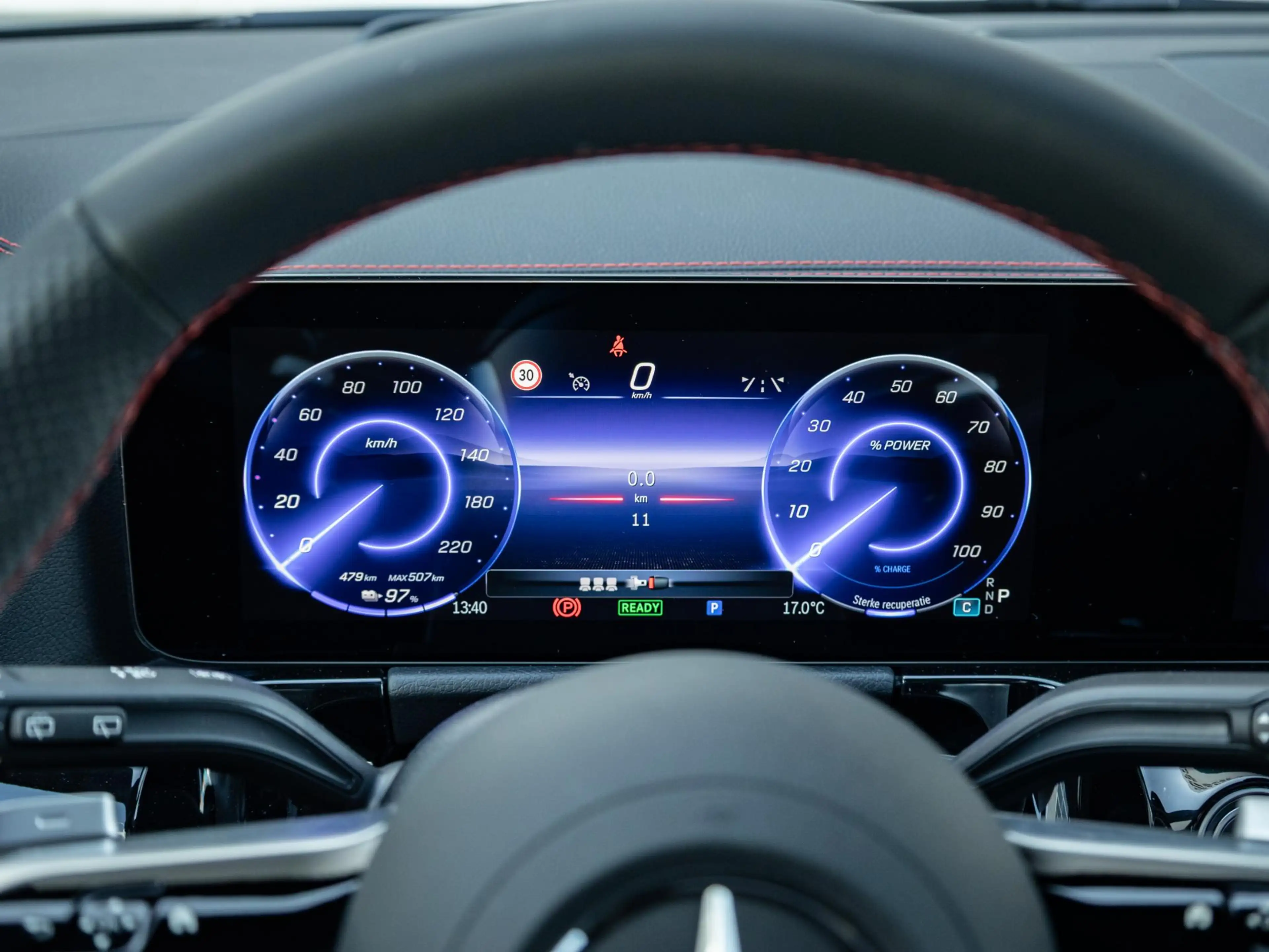 Mercedes-Benz EQA 250 250+ Business Solution AMG 71 kWh | Panorama dak — photo 15