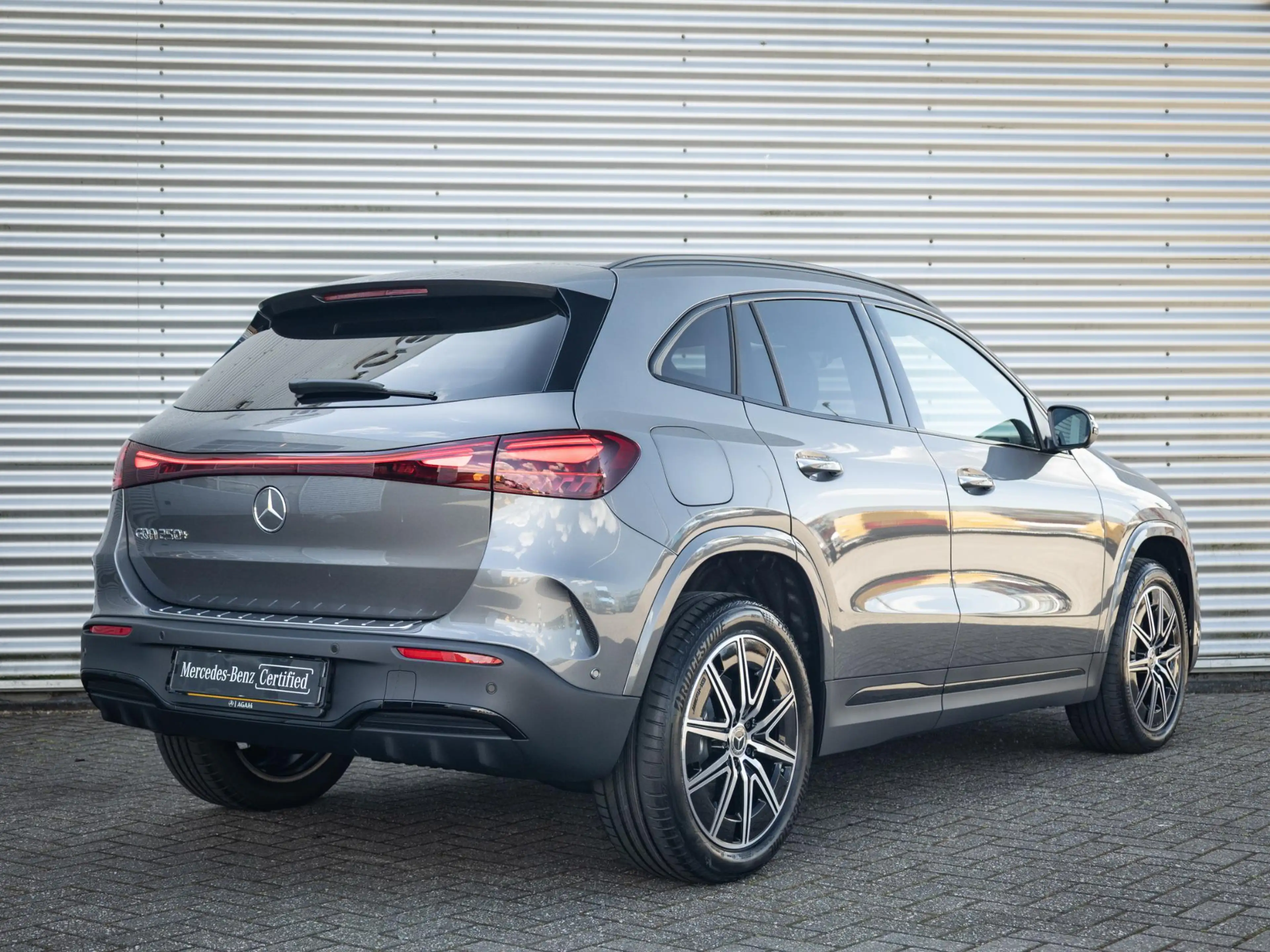 Mercedes-Benz EQA 250 250+ Business Solution AMG 71 kWh | Panorama dak — photo 2