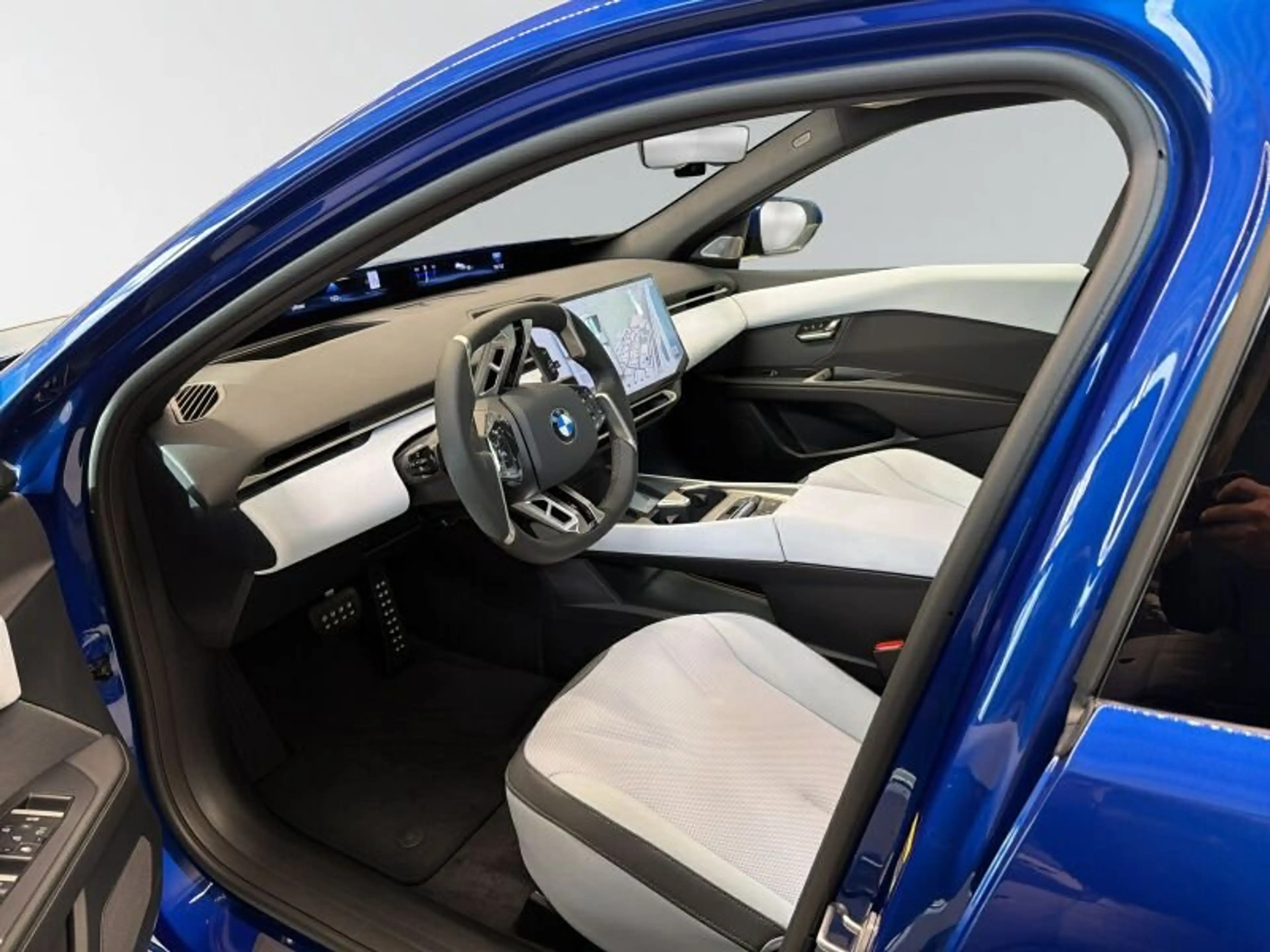 BMW i3 50 xDrive Limousine M Sportpaket — photo 6