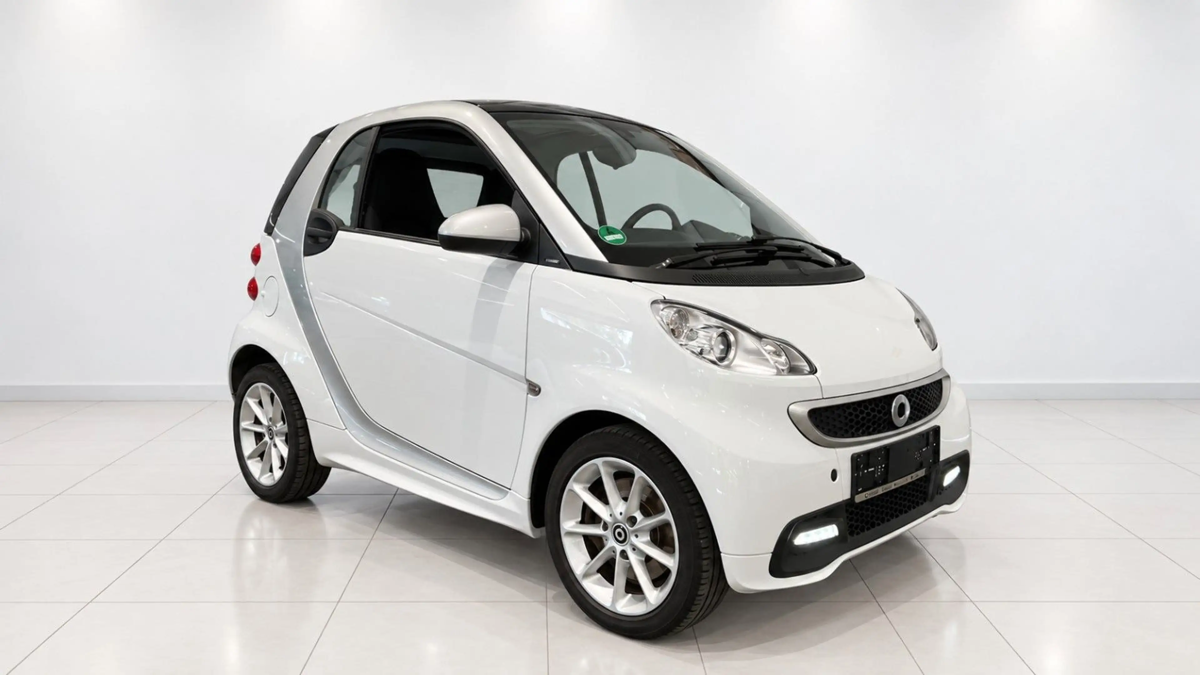 smart forTwo fortwo coupe Basis 62 kW — photo 3