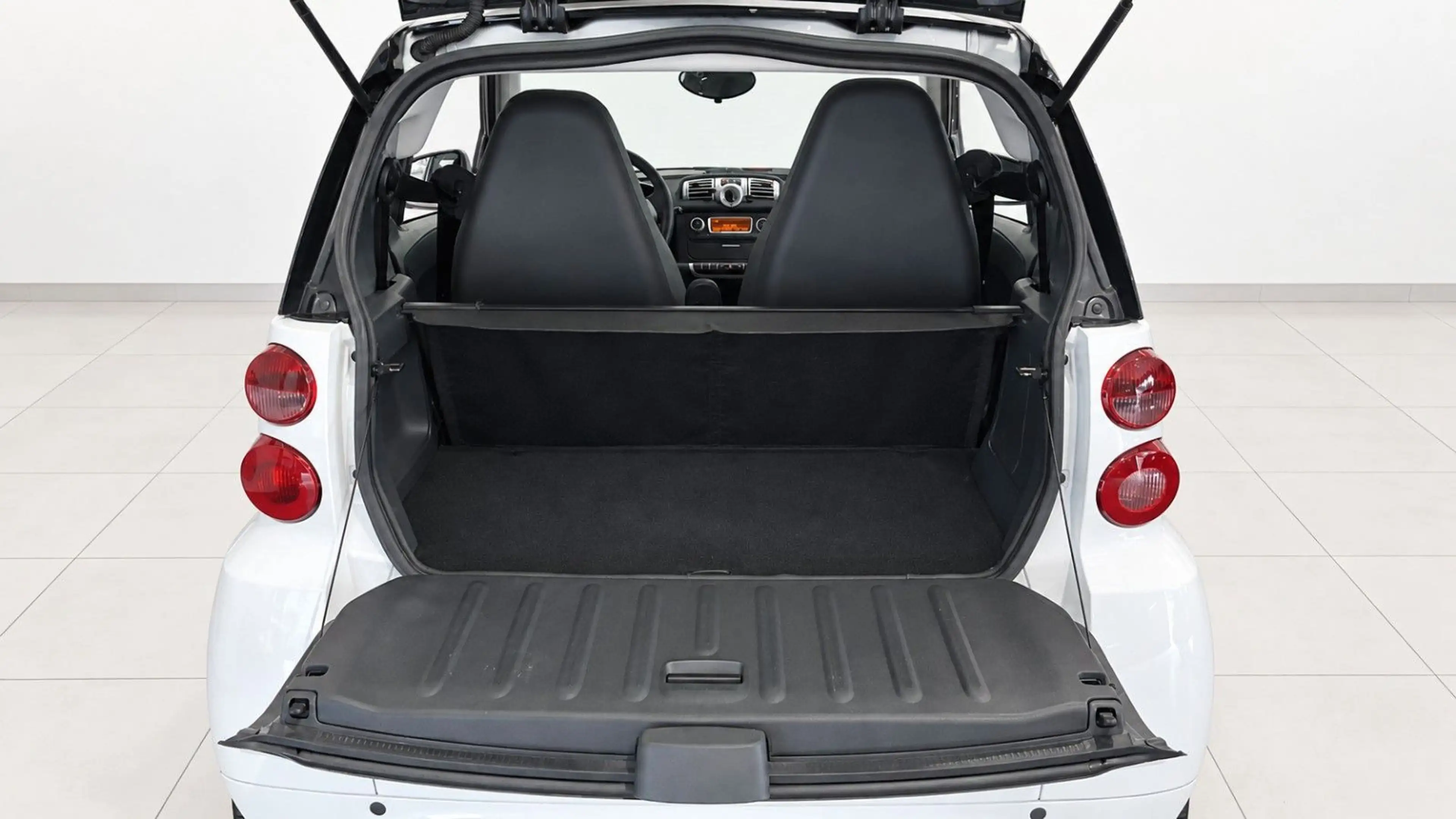 smart forTwo fortwo coupe Basis 62 kW — photo 12