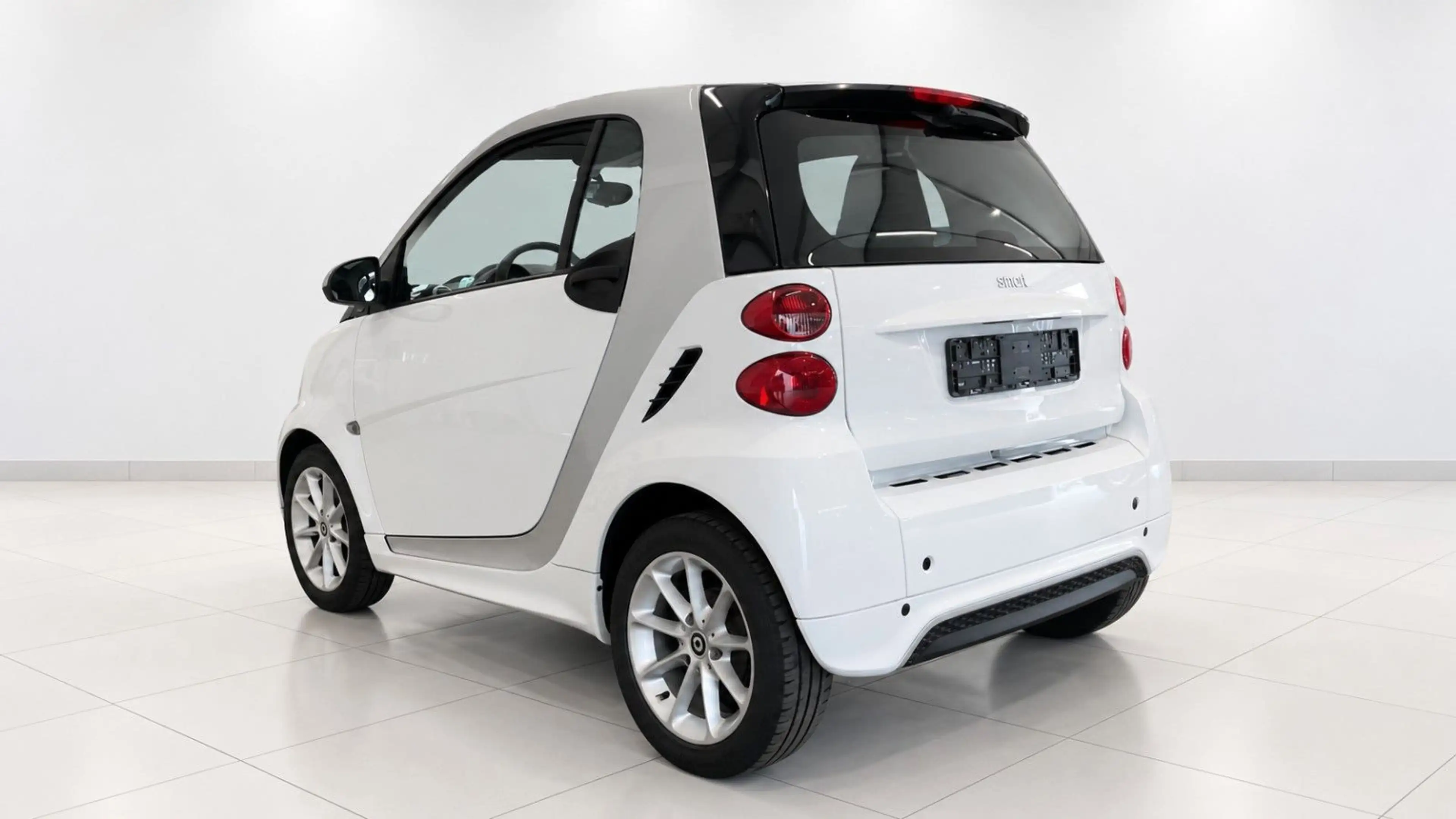 smart forTwo fortwo coupe Basis 62 kW — photo 4