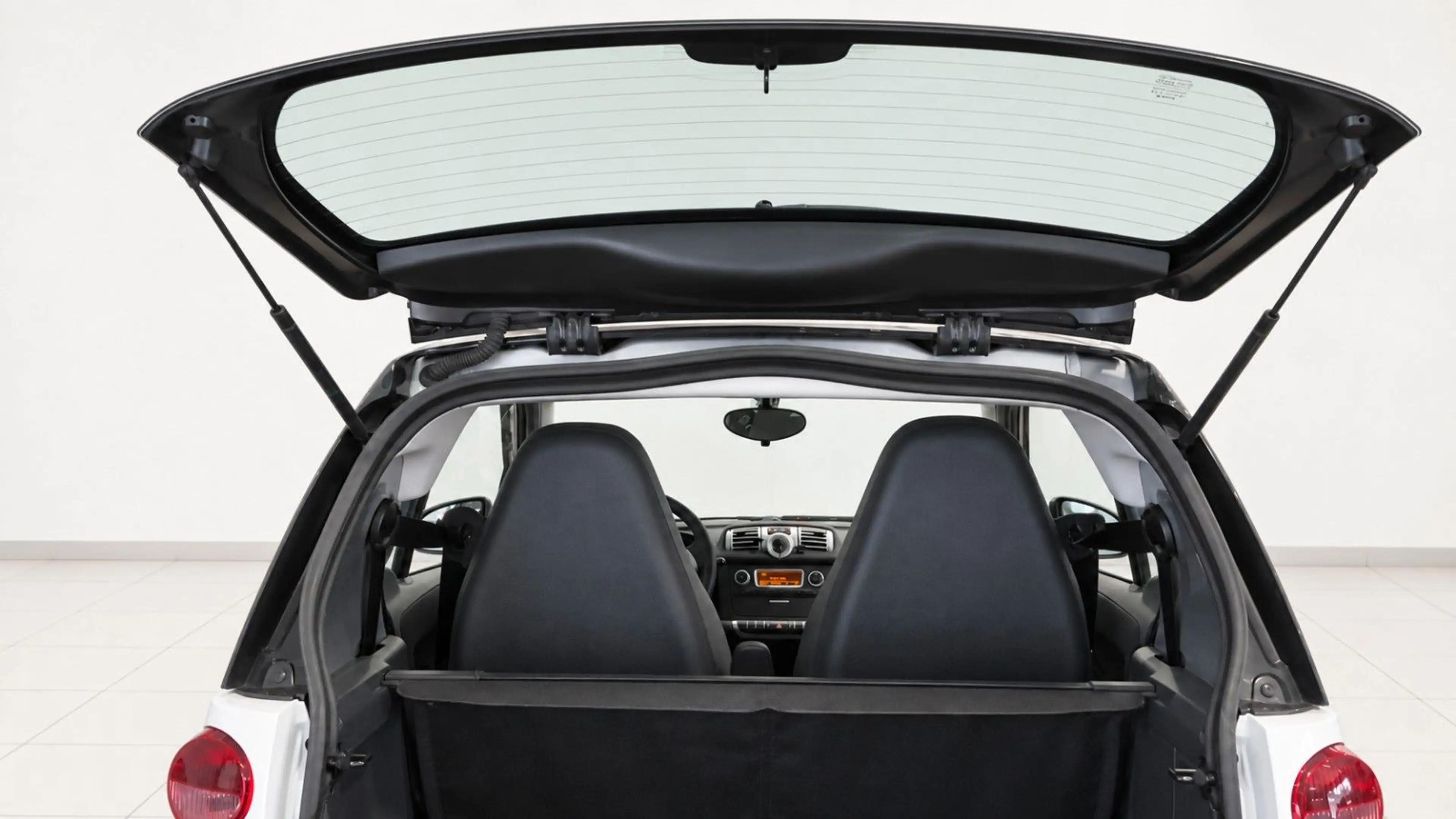 smart forTwo fortwo coupe Basis 62 kW — photo 13