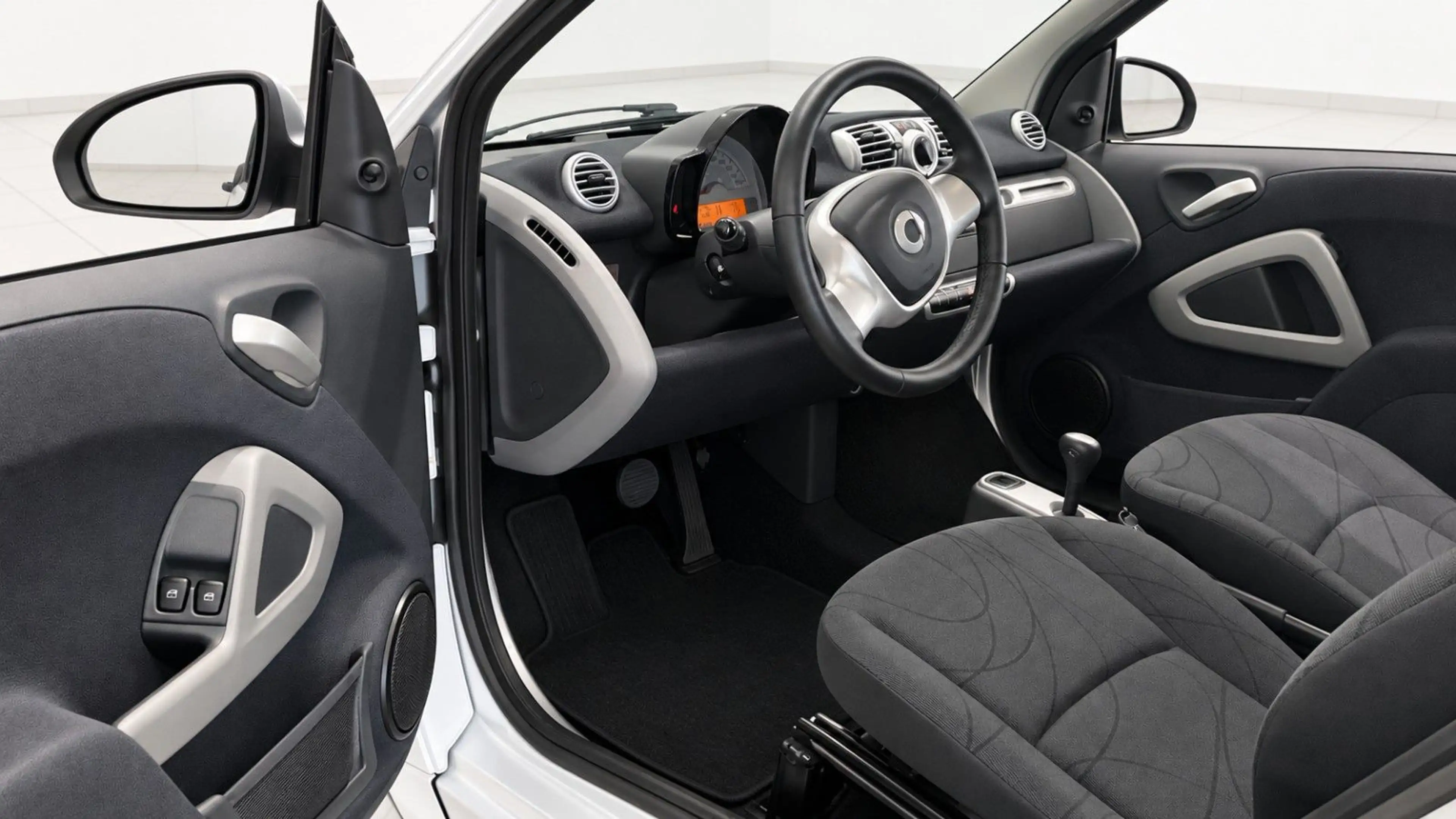 smart forTwo fortwo coupe Basis 62 kW — photo 7