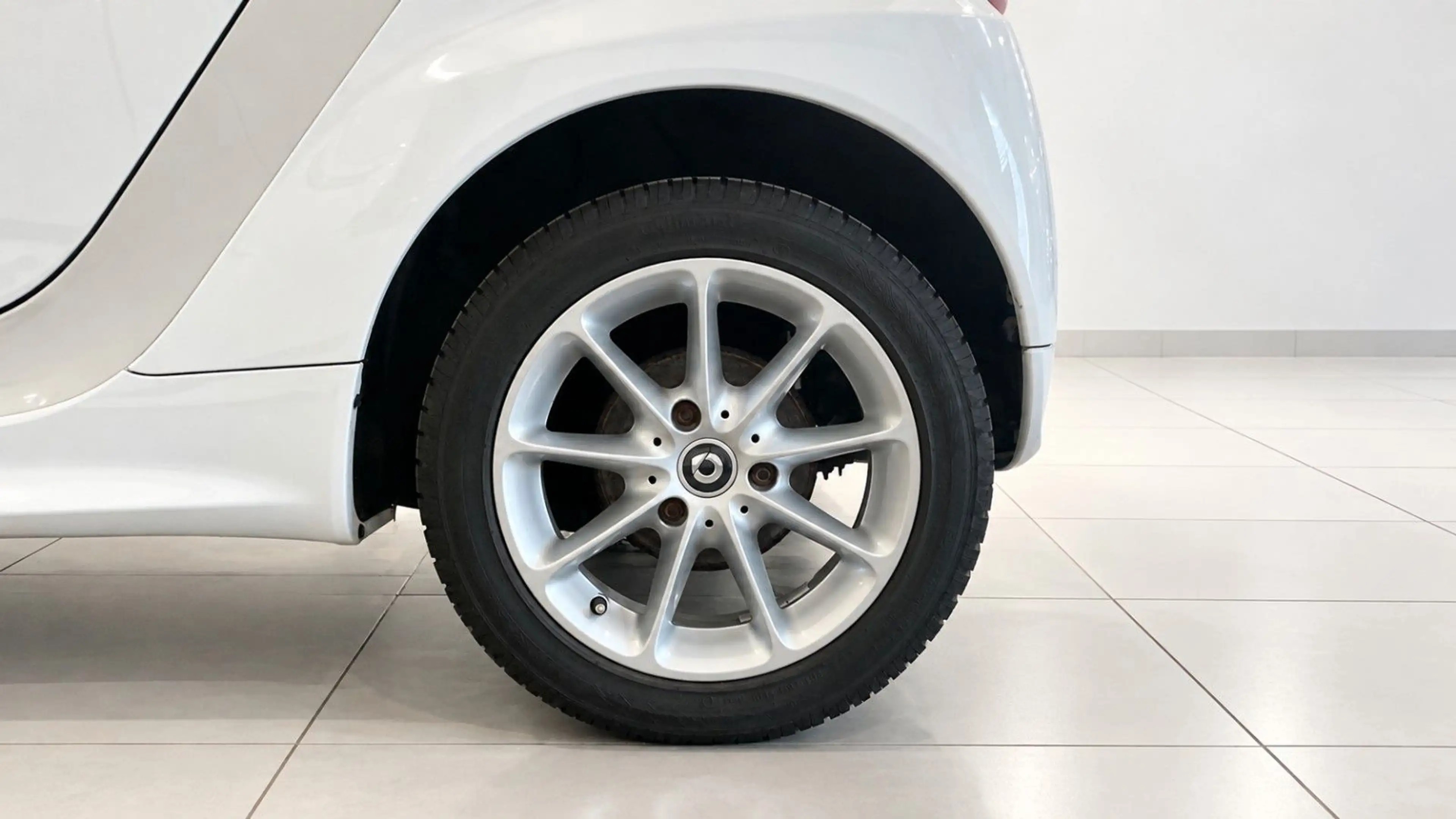 smart forTwo fortwo coupe Basis 62 kW — photo 11