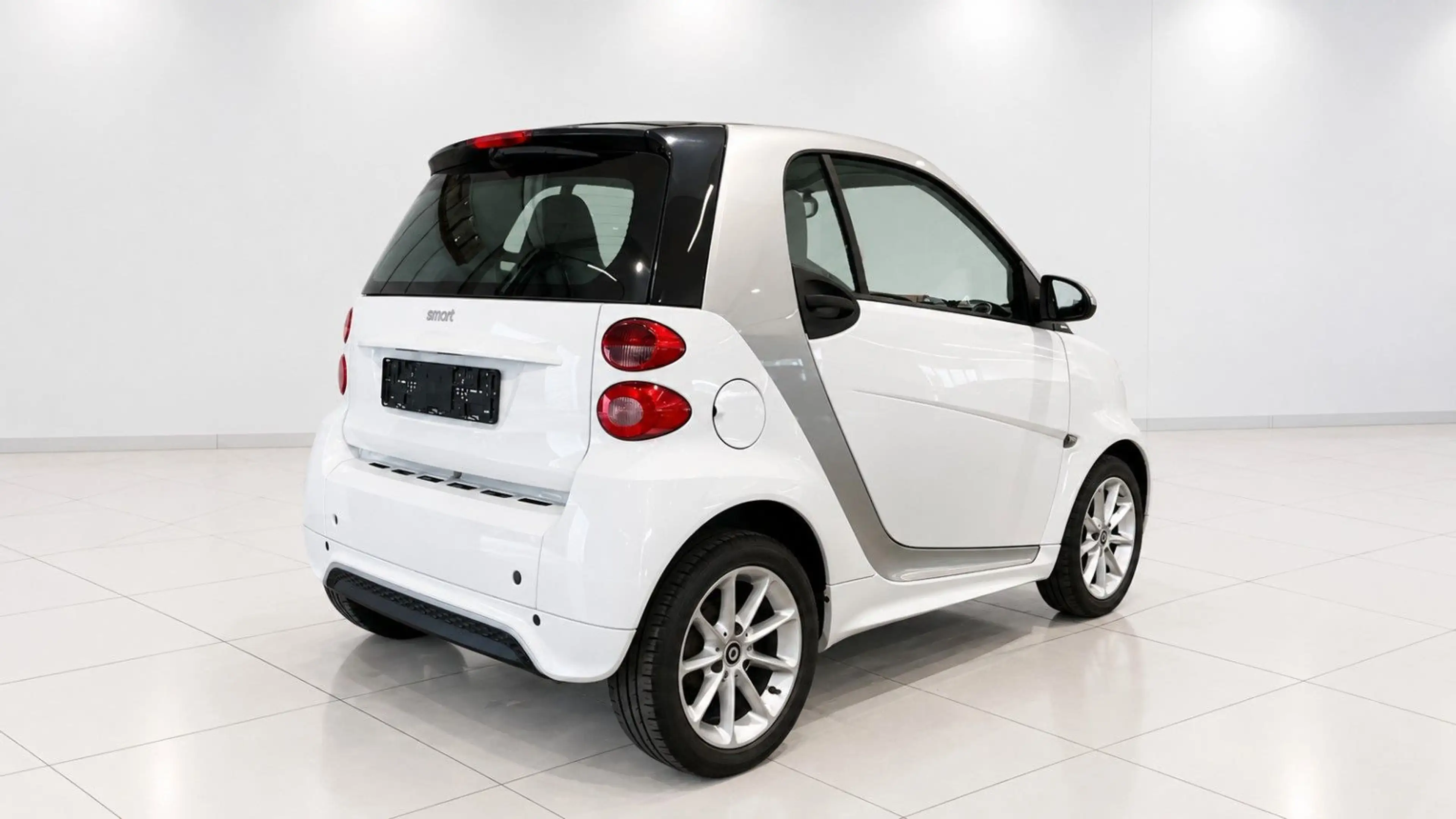 smart forTwo fortwo coupe Basis 62 kW — photo 2