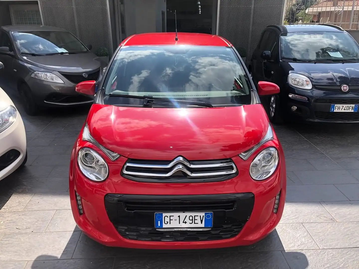Citroen C1 5p 1.0 vti Shine 72cv EURO 6 Rood - 1