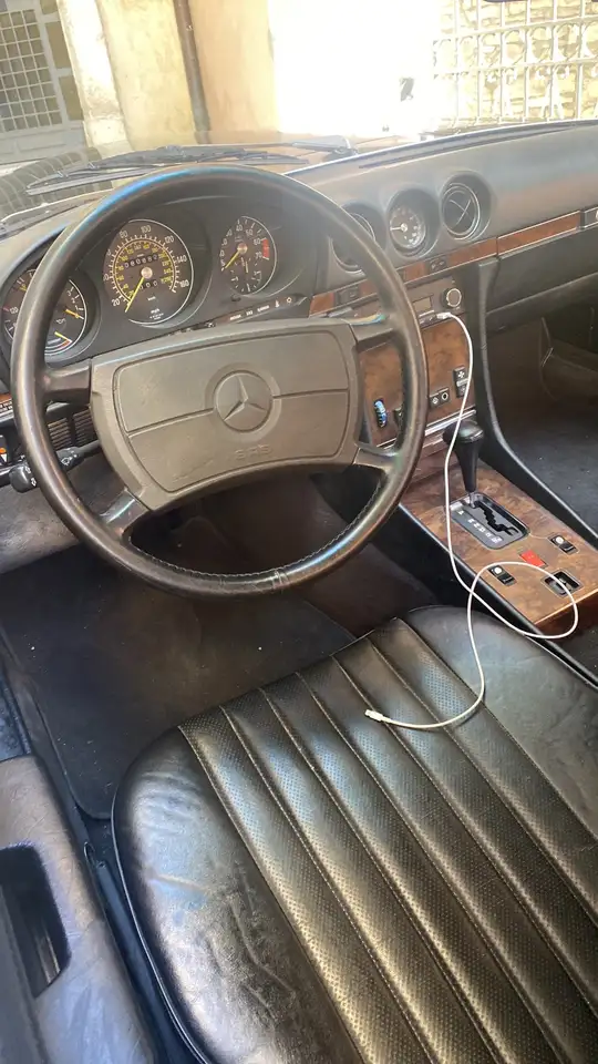 Mercedes-Benz SL 560