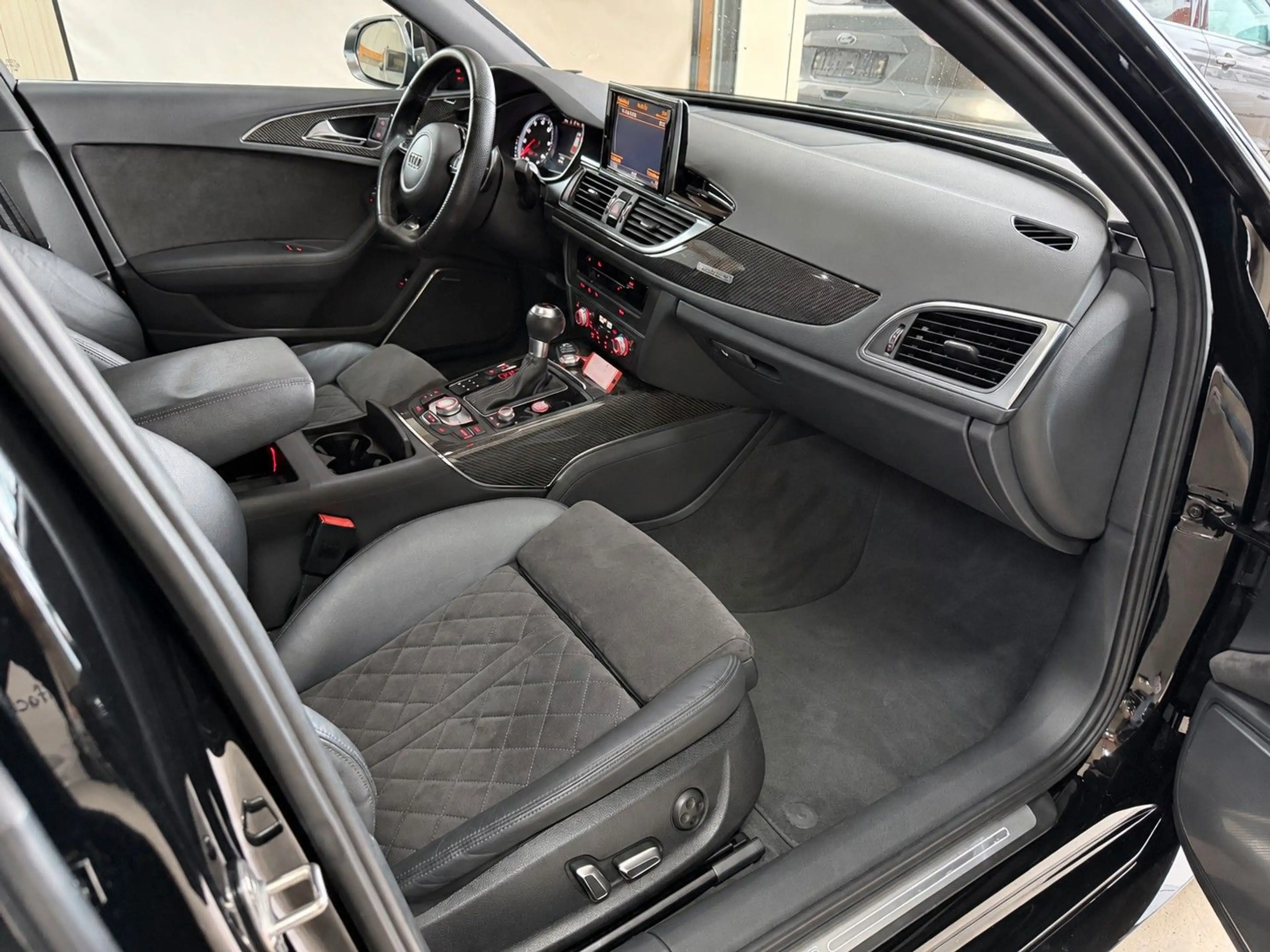 Audi RS6 4.0 TFSI Avant/ACC/MATRIX/BANG&Olufsen — photo 13