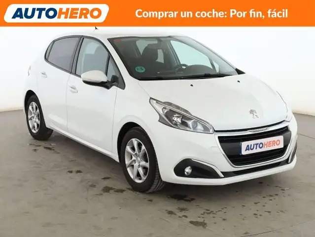Peugeot 208 view 8
