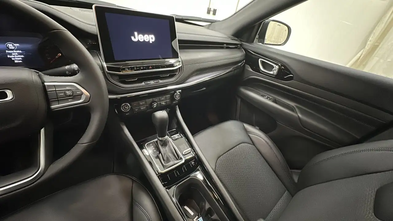 Jeep Compass photo Jeep Compass