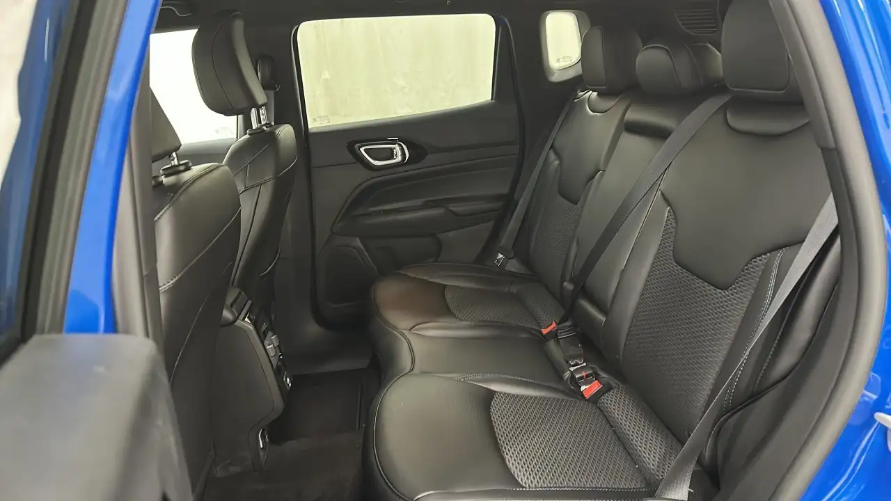 Jeep Compass photo Jeep Compass