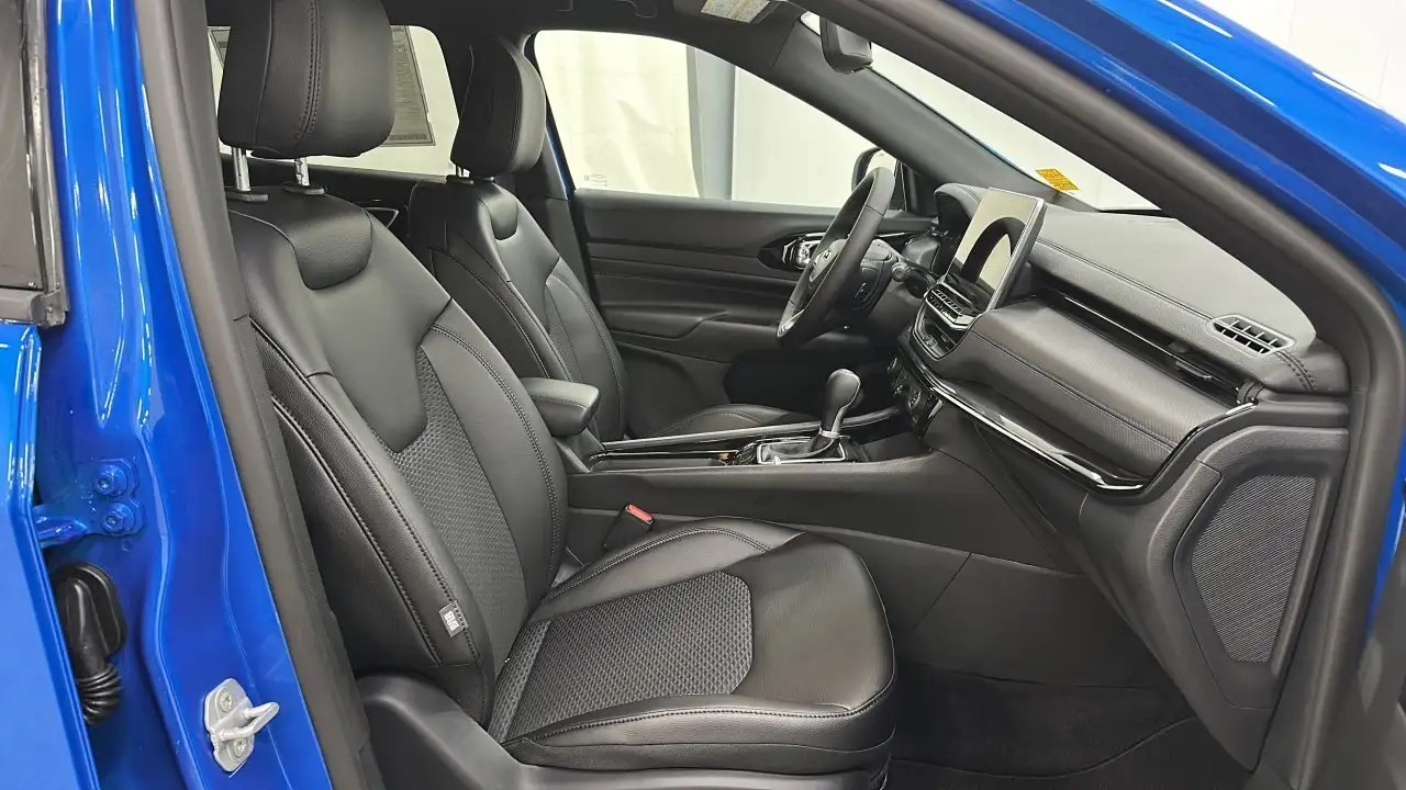 Jeep Compass photo Jeep Compass