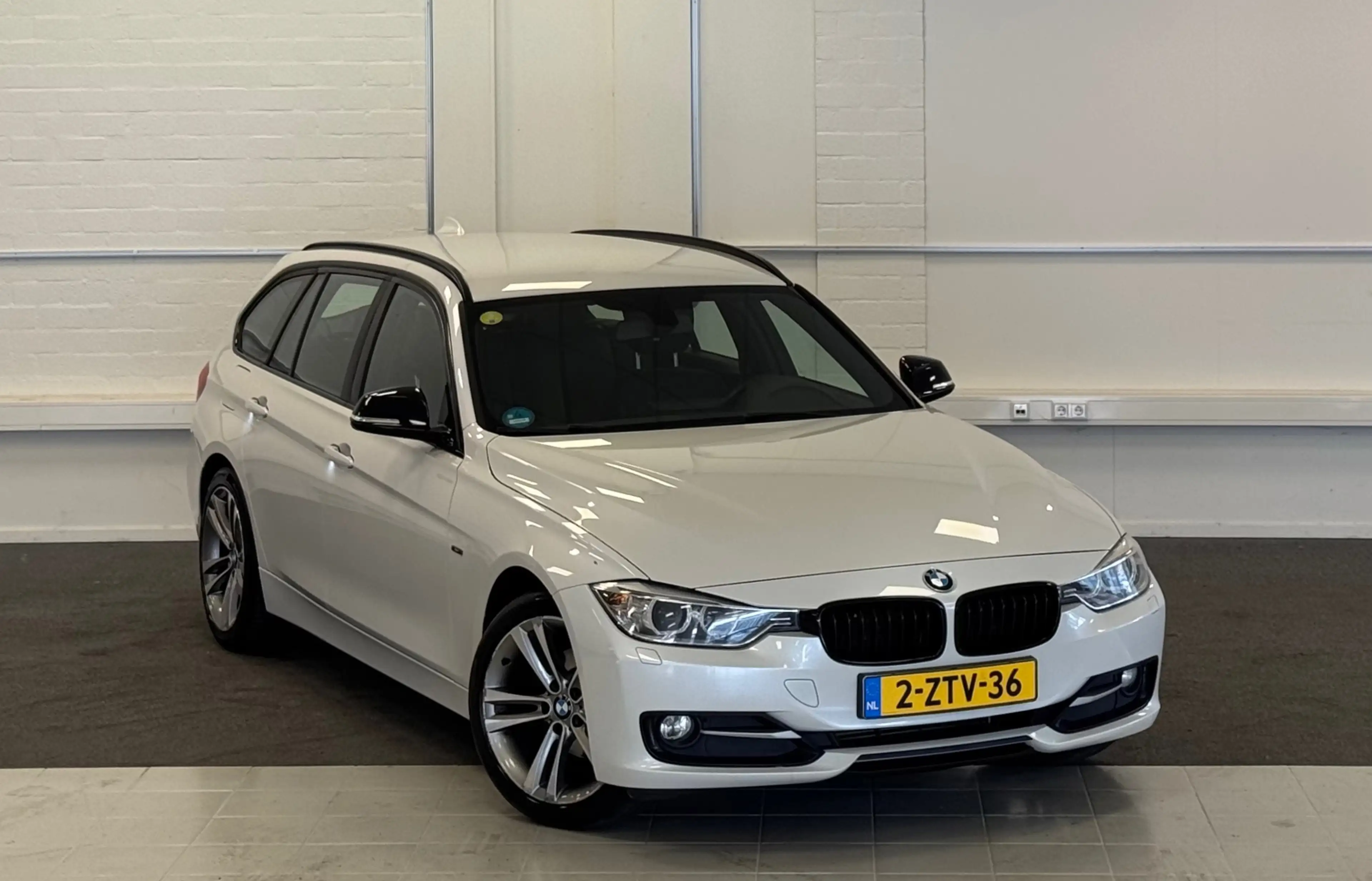 BMW 316 3-serie Touring 316d High Executive Lerenbekleding — photo 16