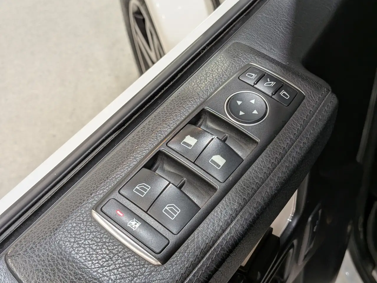 Mercedes-Benz G-Class снимка Mercedes-Benz G-Class