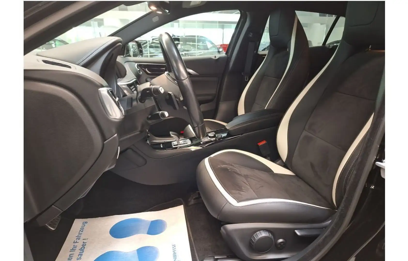 Infiniti Q30 2.2d DCT Negru - 1