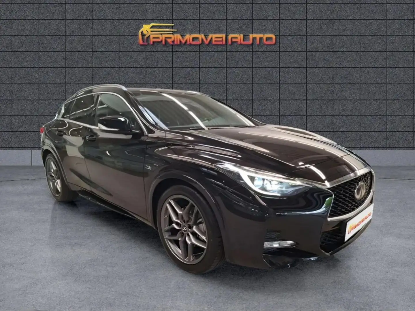 Infiniti Q30 2.2d DCT Negru - 2
