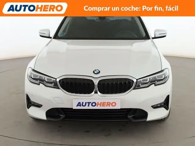 BMW 3 Series view 9