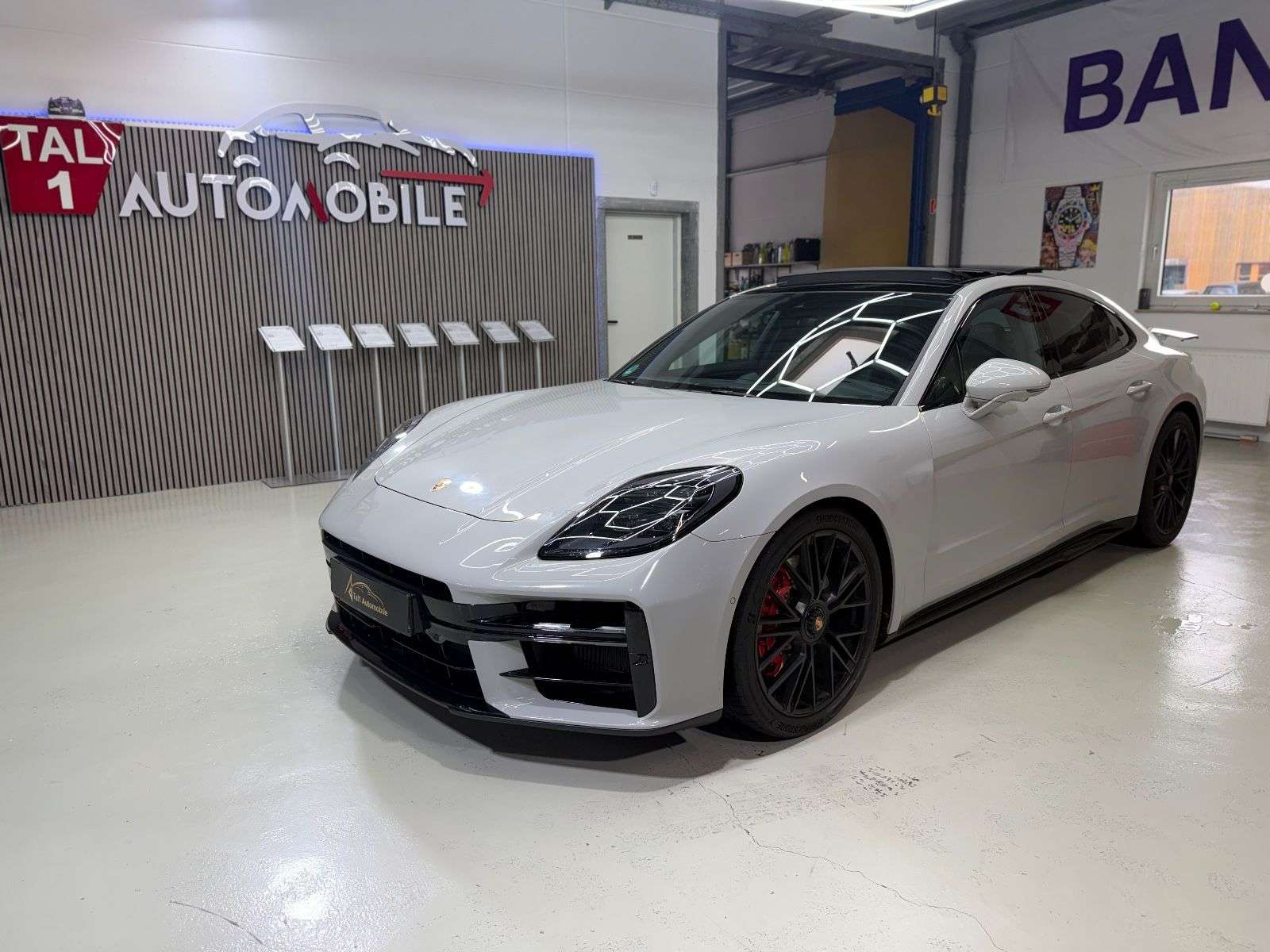 Second hand Porsche Panamera 