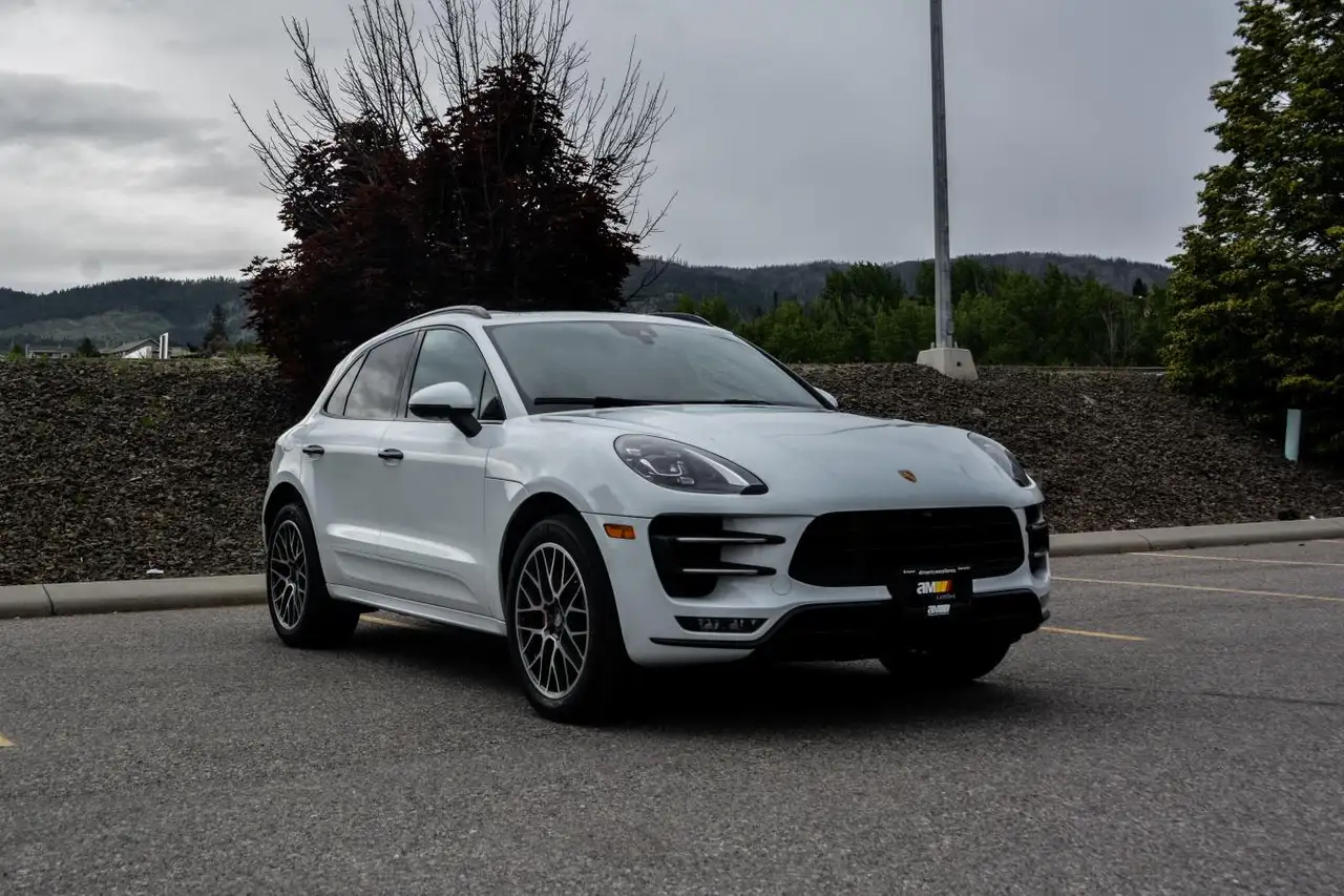 2017 Porsche Macan