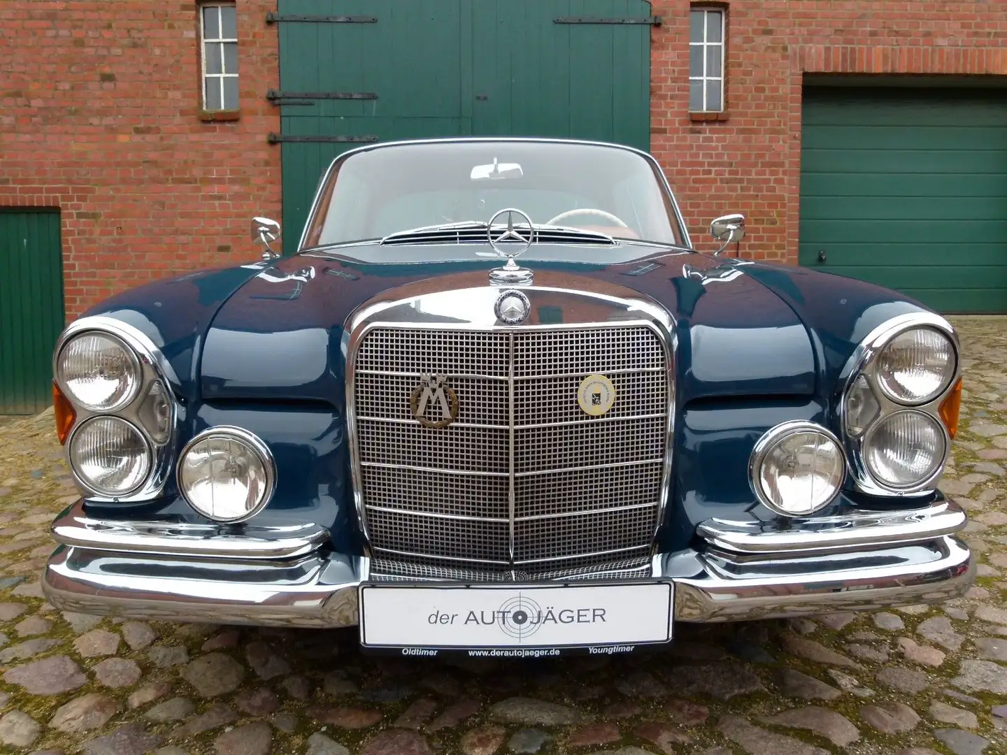 Mercedes-Benz 220 SE Coupe W111 Albastru - 2